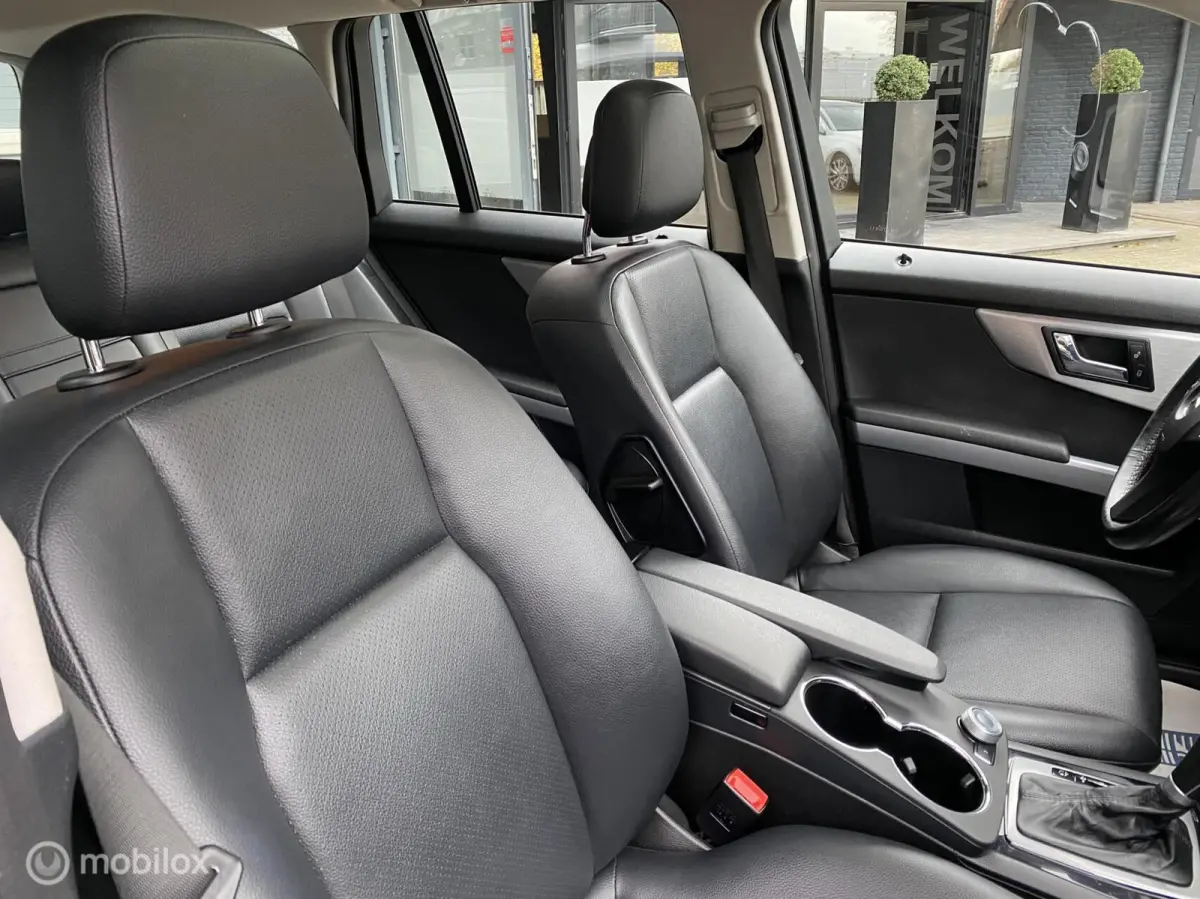 300 AMG 4-Matic CAMERA/NAVI/PANO/PDC