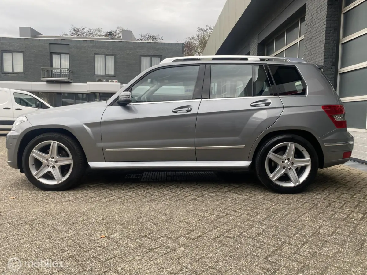 300 AMG 4-Matic CAMERA/NAVI/PANO/PDC
