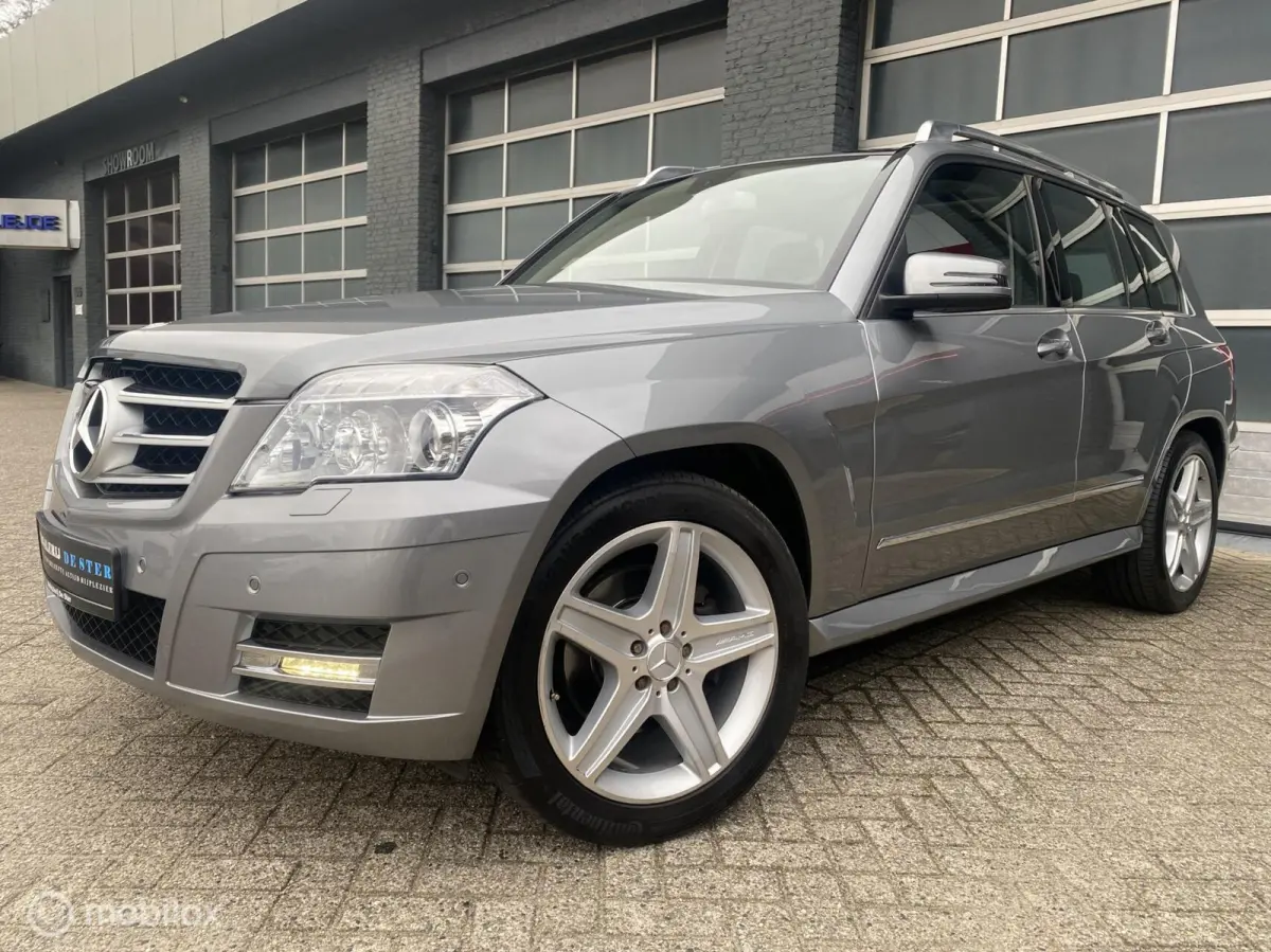 300 AMG 4-Matic CAMERA/NAVI/PANO/PDC