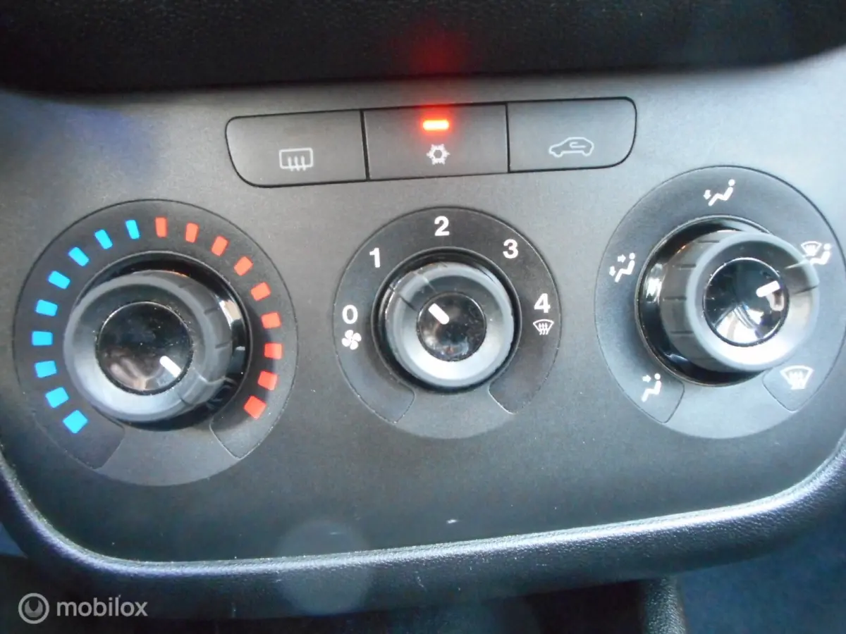 TwinAir Turbo 100PK Edizione Cool 5drs METALLIC LAK+CRUISE CONTROL+RESERVEWIEL+BLUETOOTH