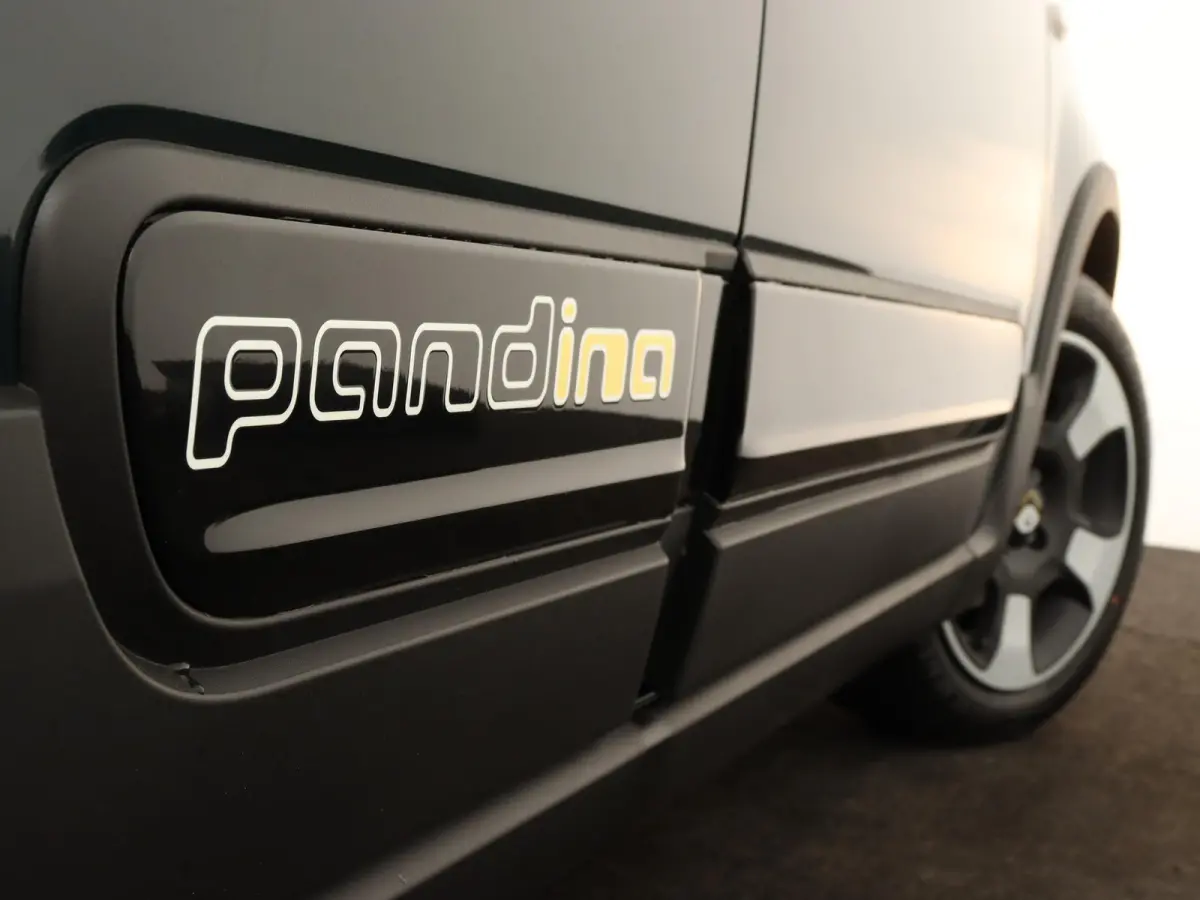 1.0 Hybrid Pandina | Apple carplay/Android auto | Airco | LMV 15" |