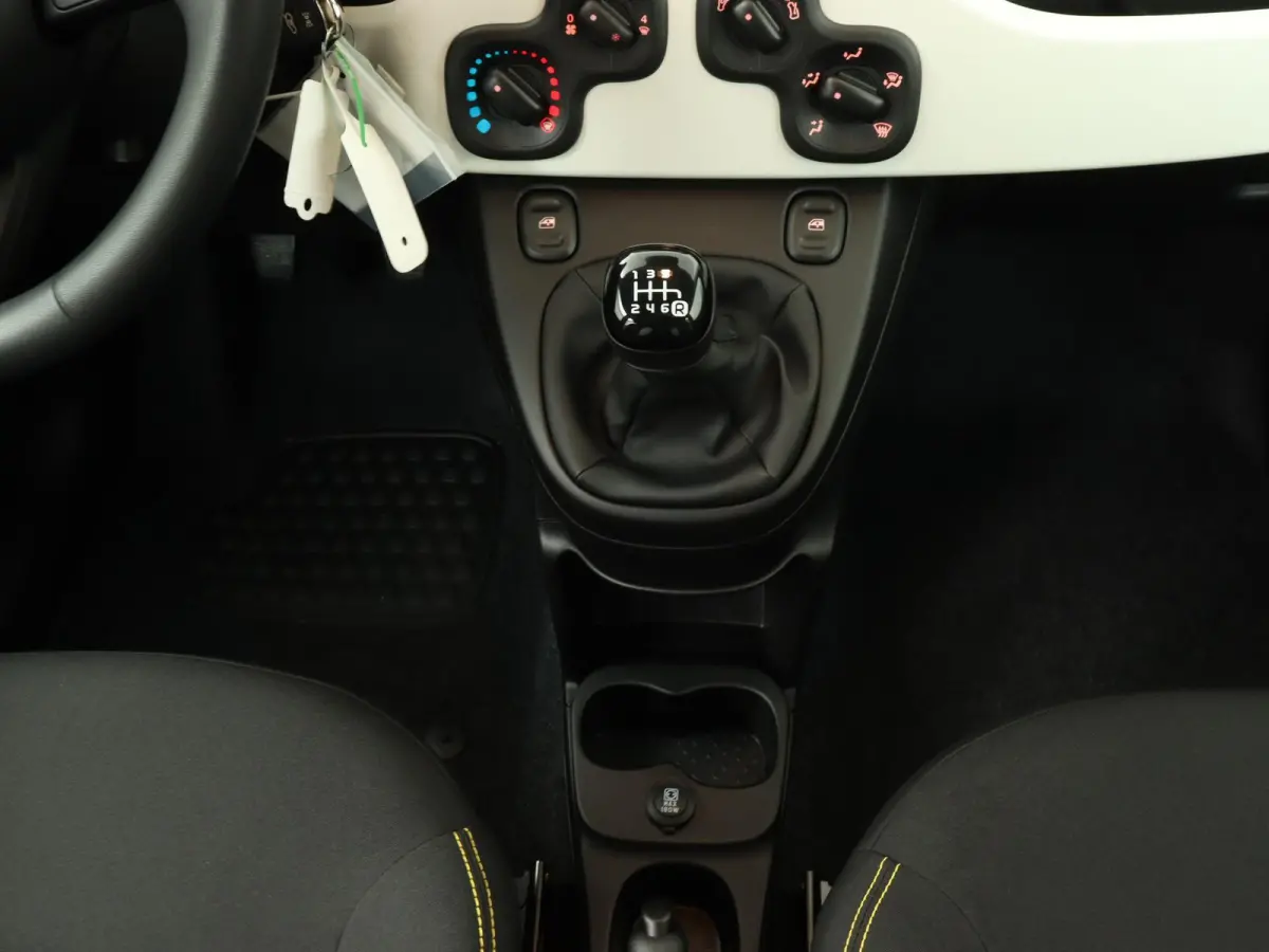 1.0 Hybrid Pandina | Apple carplay/Android auto | Airco | LMV 15" |