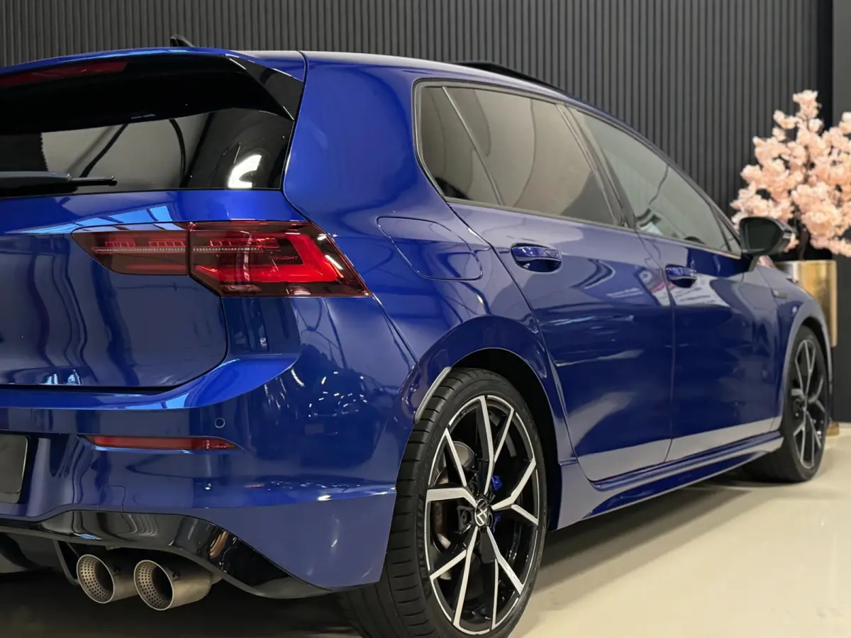 2.0 TSI R 4Motion | AKRAPOVIC | PANO | HUD