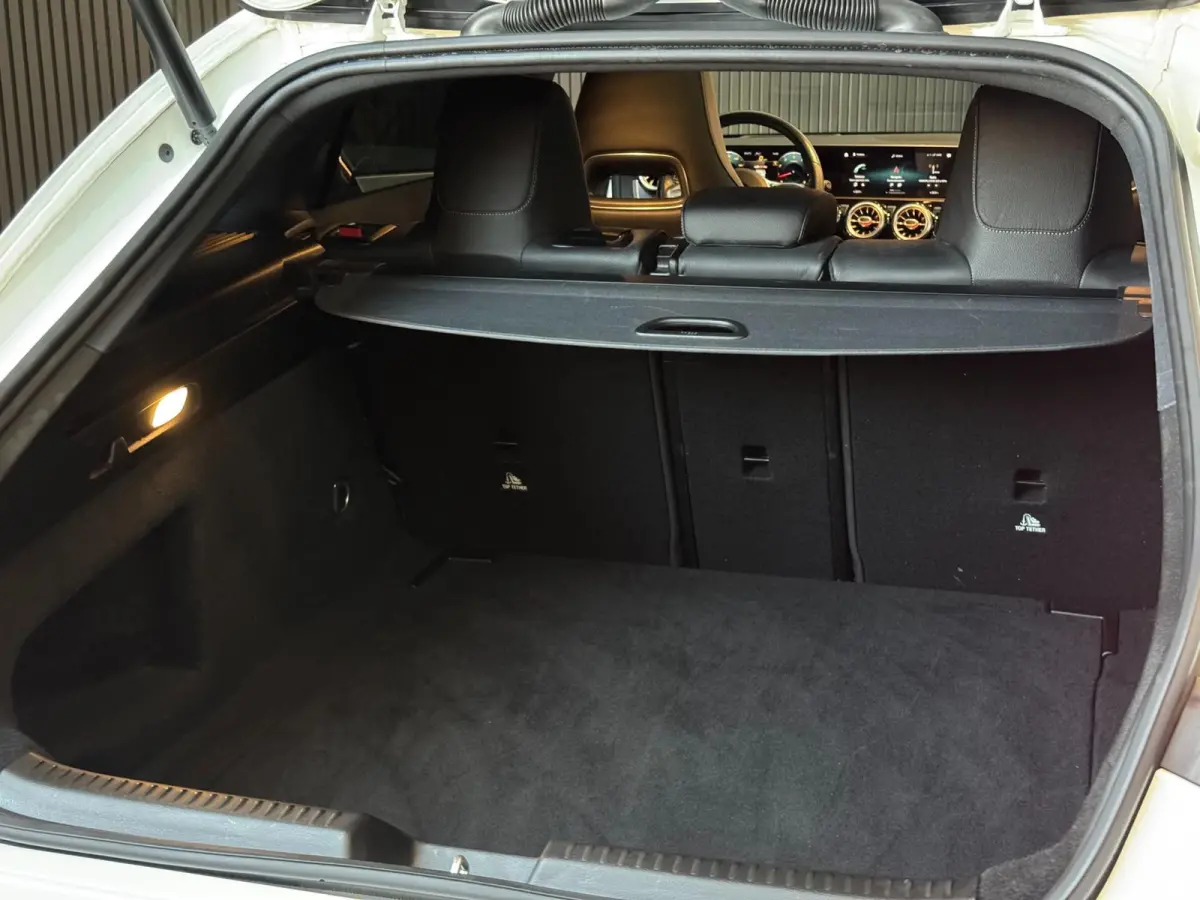250 4MATIC AMG | PANO | SFEER | HUD | BOMVOL!