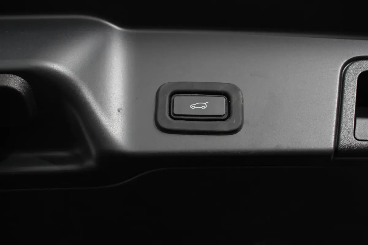 1.5 P300e AWD PHEV SE Signature Panoramadak Afneembare trekhaak Navigatie Parkeersensoren 360 Camera Cruise Control Elektrische verstelbare stoelen