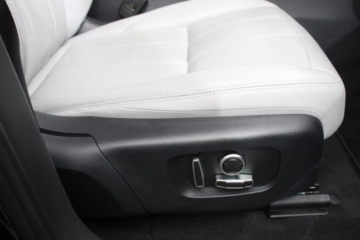 1.5 P300e AWD PHEV SE Signature Panoramadak Afneembare trekhaak Navigatie Parkeersensoren 360 Camera Cruise Control Elektrische verstelbare stoelen