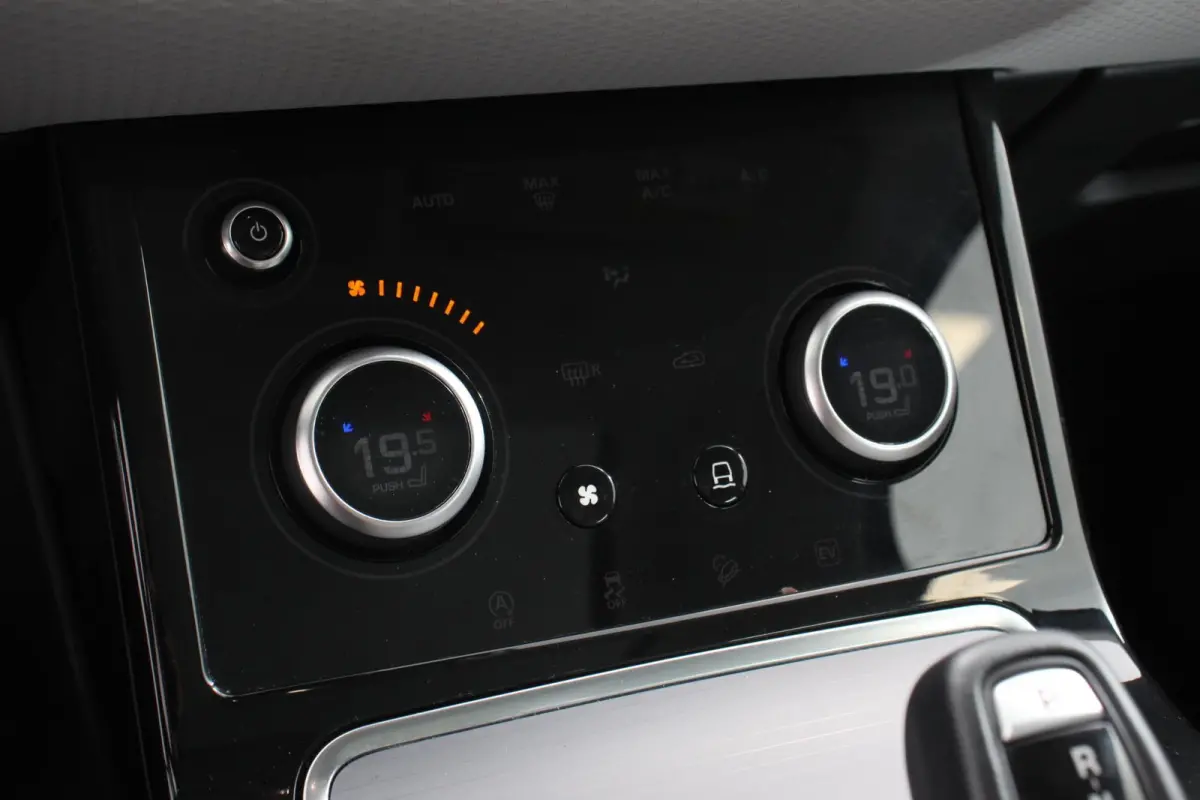 1.5 P300e AWD PHEV SE Signature Panoramadak Afneembare trekhaak Navigatie Parkeersensoren 360 Camera Cruise Control Elektrische verstelbare stoelen