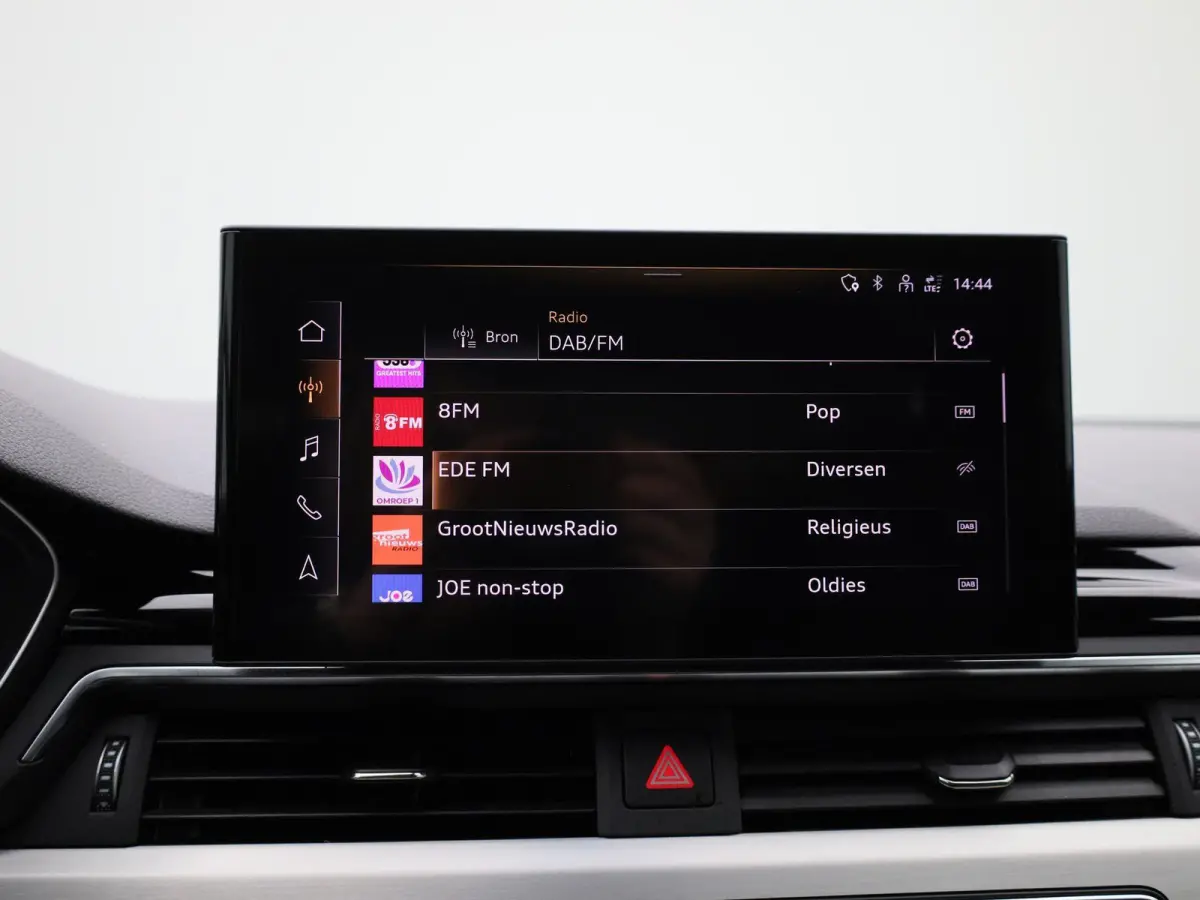 40 TFSI S edition 204 PK | Automaat | LED Koplampen | S-line | Navigatie Plus | Audi Sound System | Optiekpakket Zwart Plus | Virtual Cockpit | Parkeersensoren | Privacy Glass | Cruise Contr