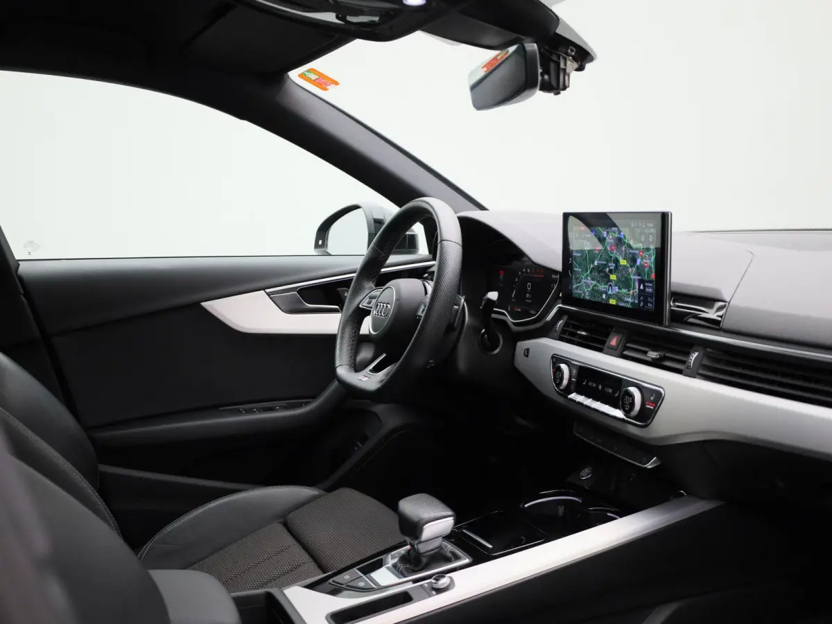 40 TFSI S edition 204 PK | Automaat | LED Koplampen | S-line | Navigatie Plus | Audi Sound System | Optiekpakket Zwart Plus | Virtual Cockpit | Parkeersensoren | Privacy Glass | Cruise Contr