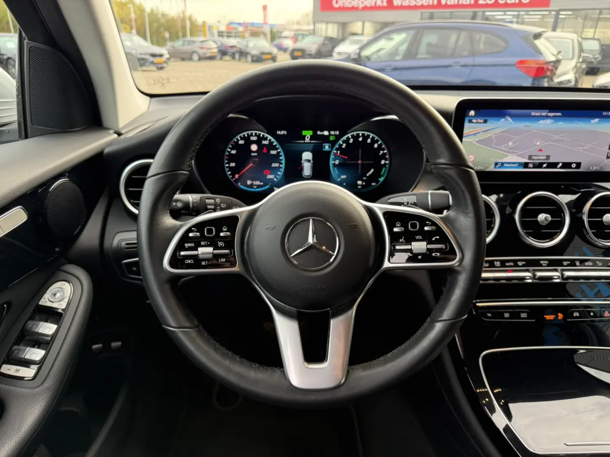 4MATIC Advantage Carplay Stoelverwarming Achteruitrijcamera LED 20 inch