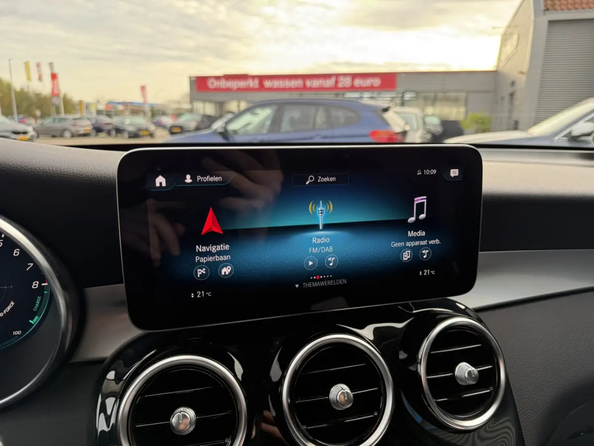4MATIC Advantage Carplay Stoelverwarming Achteruitrijcamera LED 20 inch