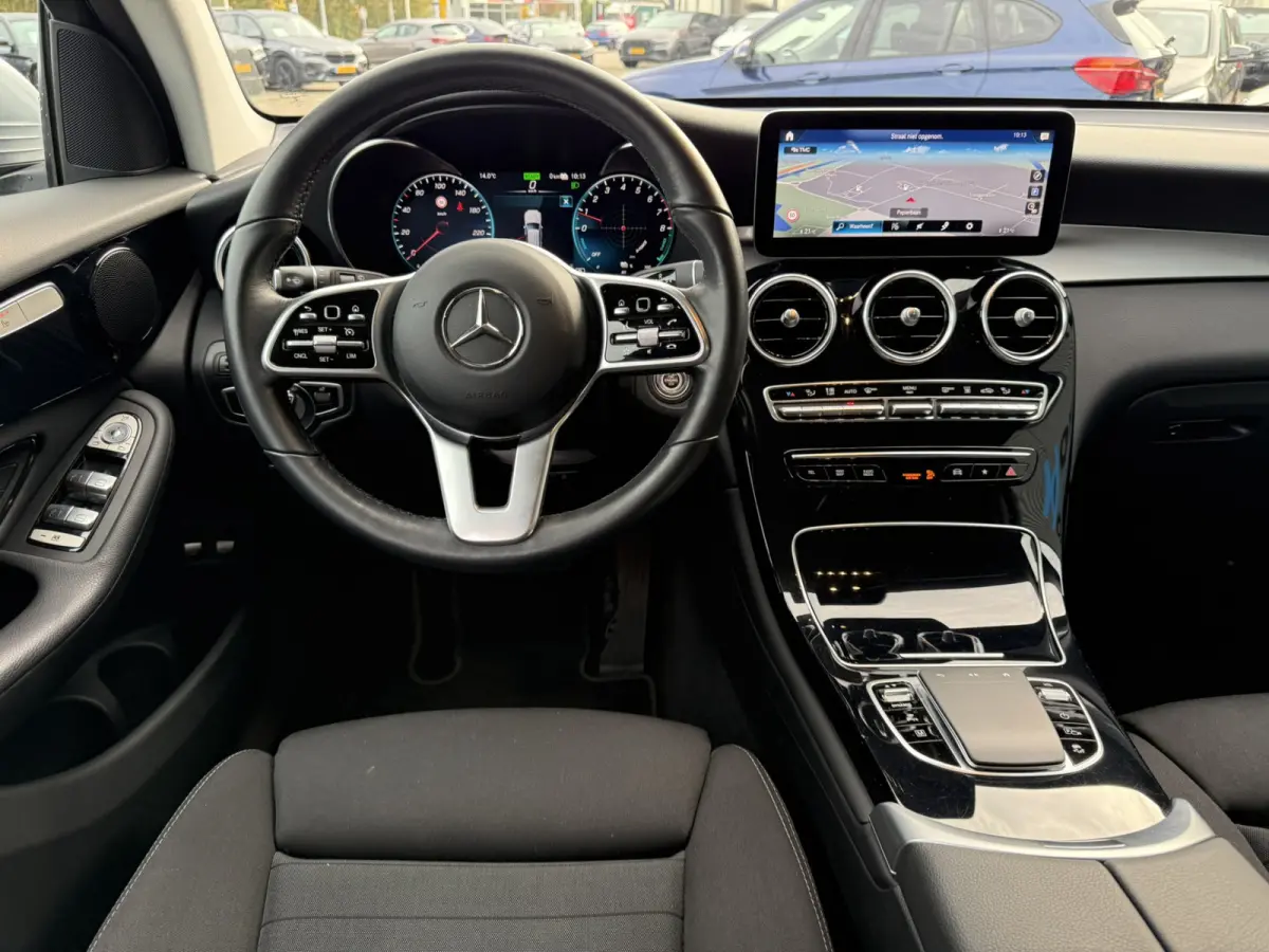 4MATIC Advantage Carplay Stoelverwarming Achteruitrijcamera LED 20 inch
