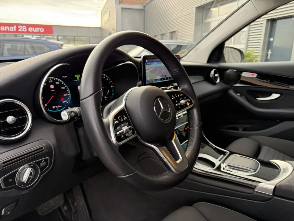 4MATIC Advantage Carplay Stoelverwarming Achteruitrijcamera LED 20 inch