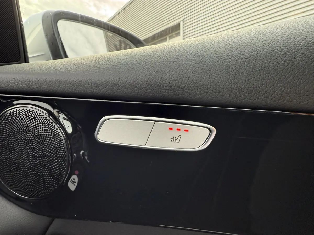 4MATIC Advantage Carplay Stoelverwarming Achteruitrijcamera LED 20 inch
