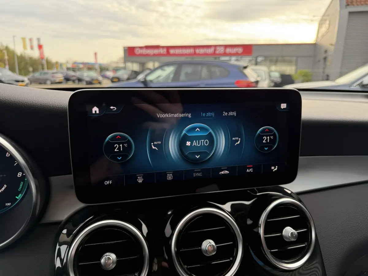 4MATIC Advantage Carplay Stoelverwarming Achteruitrijcamera LED 20 inch