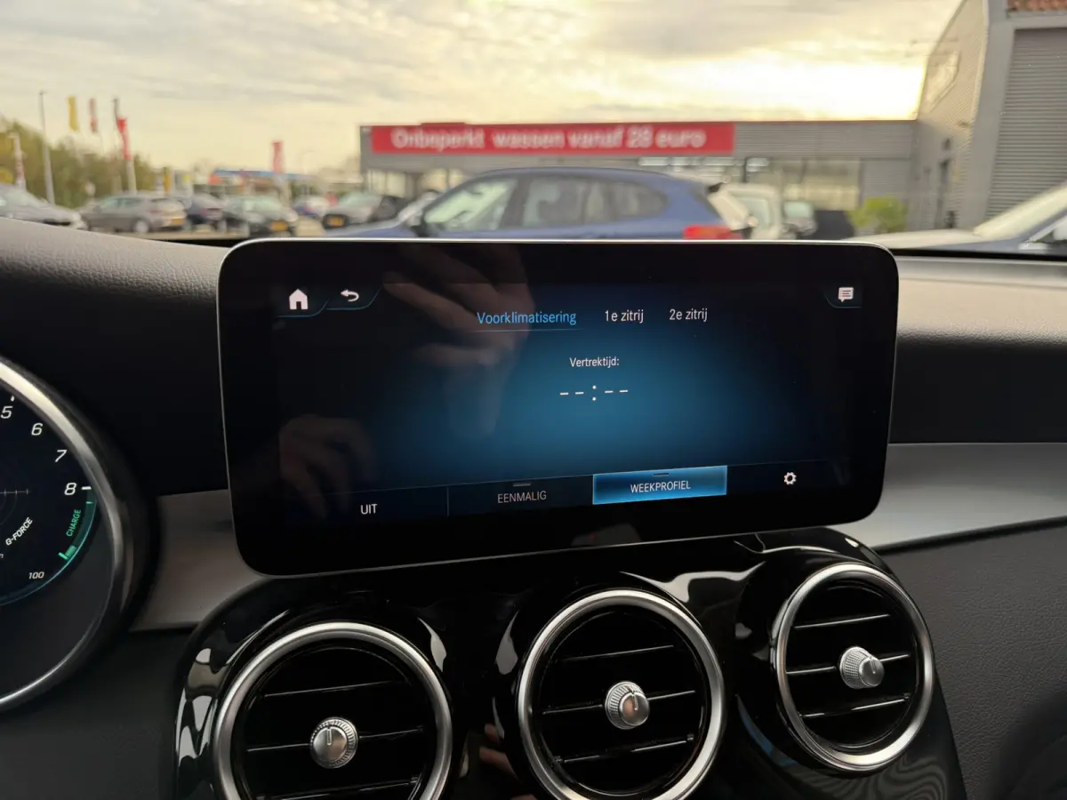 4MATIC Advantage Carplay Stoelverwarming Achteruitrijcamera LED 20 inch