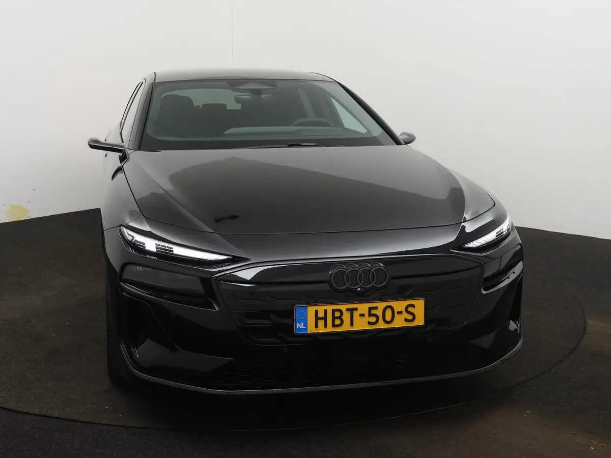 S edition performance 100 kWh | S-line | Navigatie | Adaptive cruise control l B&O Premium soundsysteem l 360 graden camera l Elektrisch verstelbare bestuurdersstoel met geheugen l 3-zone El