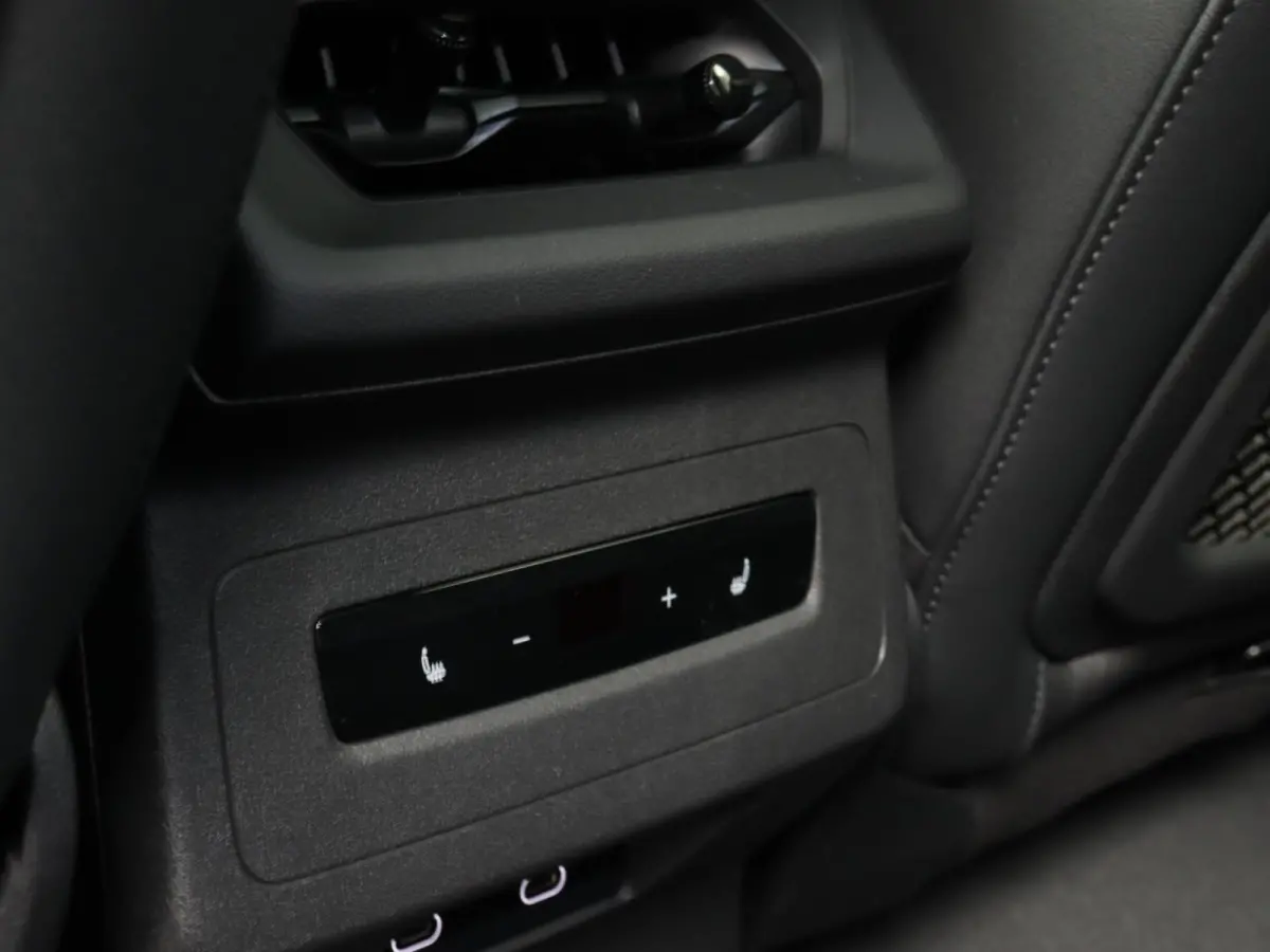 S edition performance 100 kWh | S-line | Navigatie | Adaptive cruise control l B&O Premium soundsysteem l 360 graden camera l Elektrisch verstelbare bestuurdersstoel met geheugen l 3-zone El