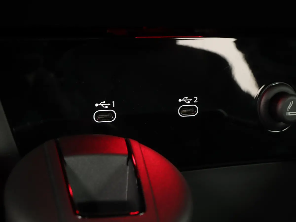 S edition performance 100 kWh | S-line | Navigatie | Adaptive cruise control l B&O Premium soundsysteem l 360 graden camera l Elektrisch verstelbare bestuurdersstoel met geheugen l 3-zone El