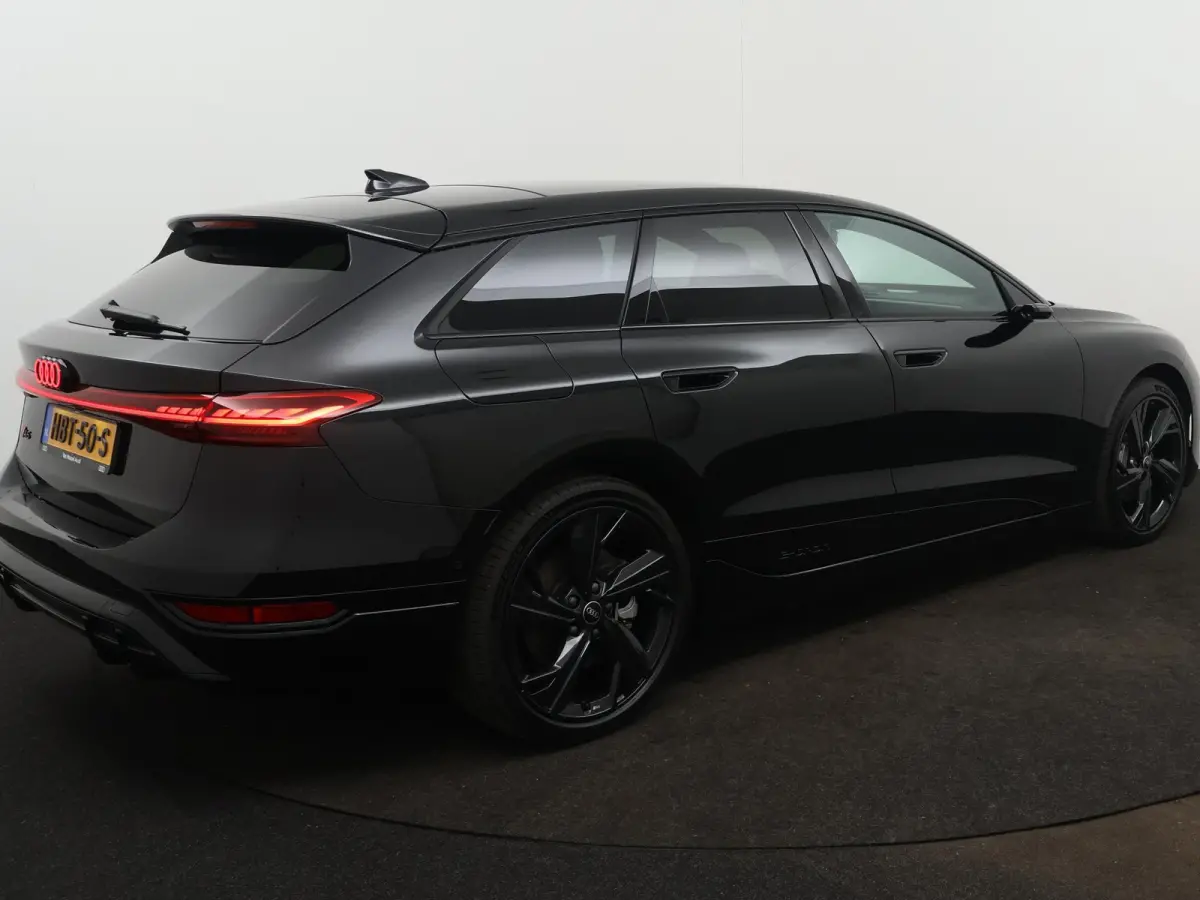 S edition performance 100 kWh | S-line | Navigatie | Adaptive cruise control l B&O Premium soundsysteem l 360 graden camera l Elektrisch verstelbare bestuurdersstoel met geheugen l 3-zone El