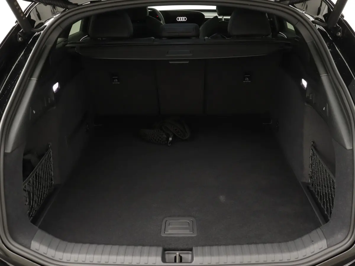 S edition performance 100 kWh | S-line | Navigatie | Adaptive cruise control l B&O Premium soundsysteem l 360 graden camera l Elektrisch verstelbare bestuurdersstoel met geheugen l 3-zone El