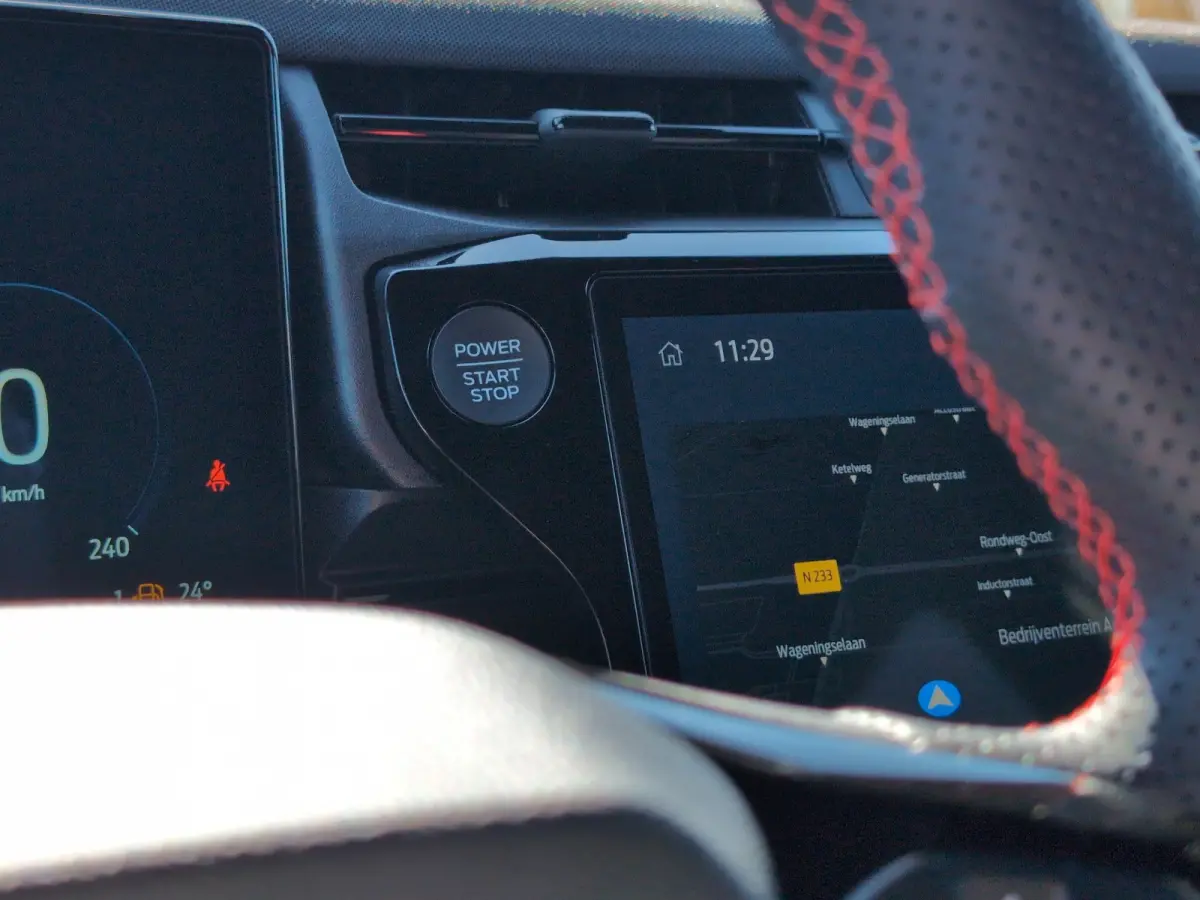 1.0 EcoBoost ST-Line 125pk | Achteruitrijcamera | Apple Carplay/Android Auto|telefoonintegratie premium | Extra getint glas