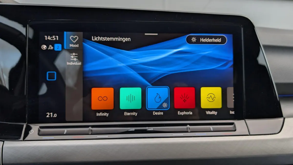 1.0 TSI 110pk Life | Navigatie | App Connect | Camera