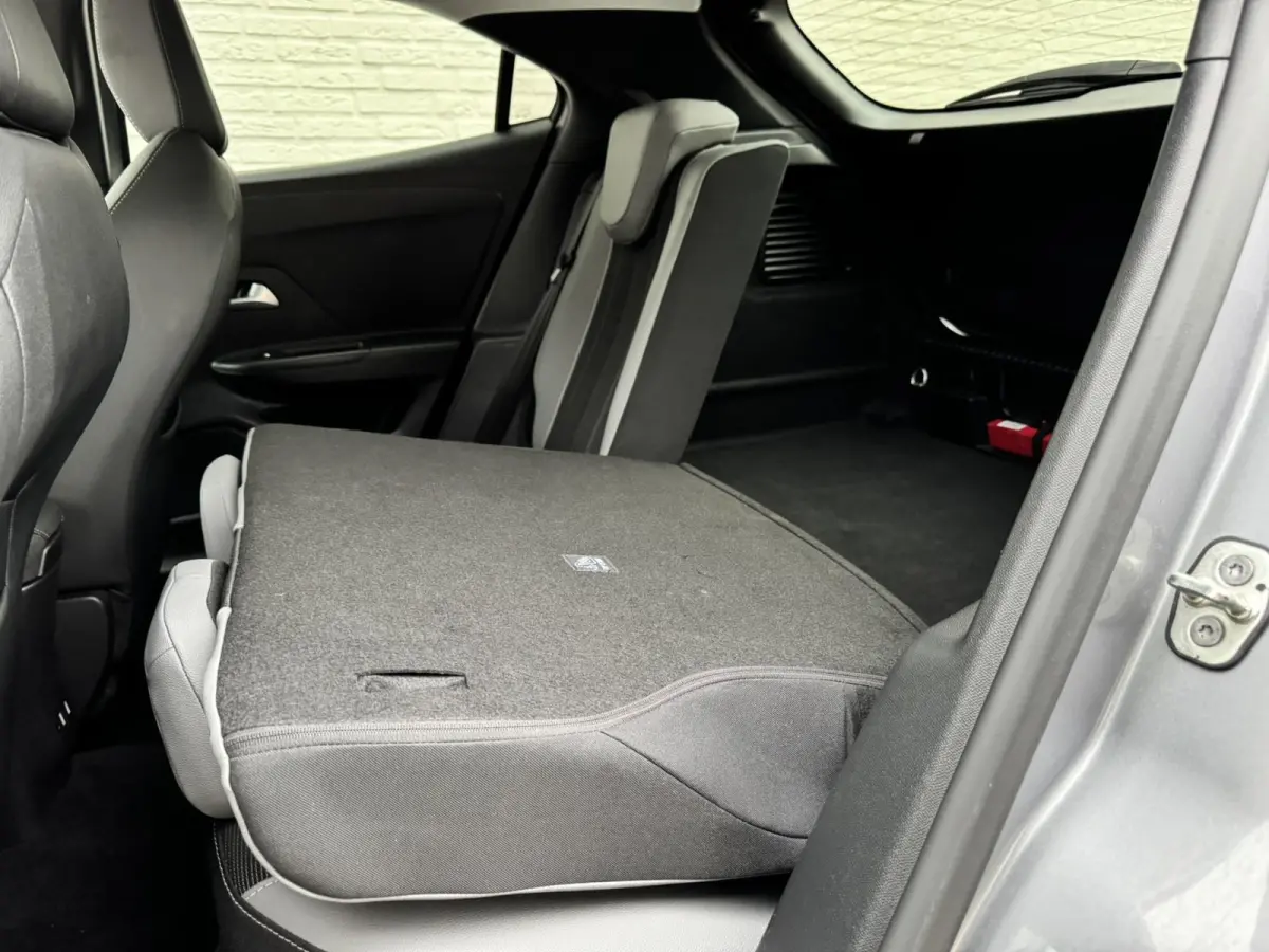 1.2 Turbo Elegance Cruise control Climate control Stoel- stuurverwarming Apple / Android Parkeersensoren plus camera
