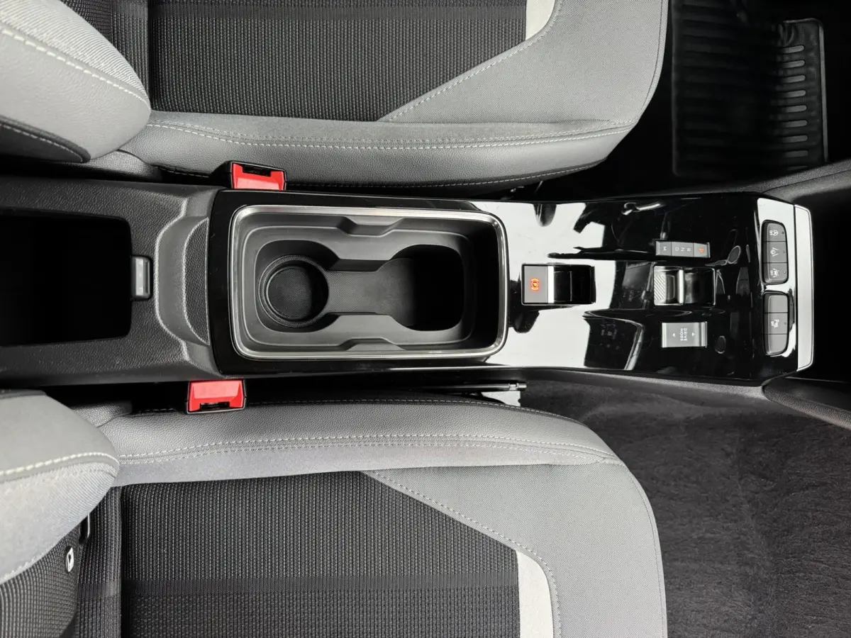1.2 Turbo Elegance Cruise control Climate control Stoel- stuurverwarming Apple / Android Parkeersensoren plus camera