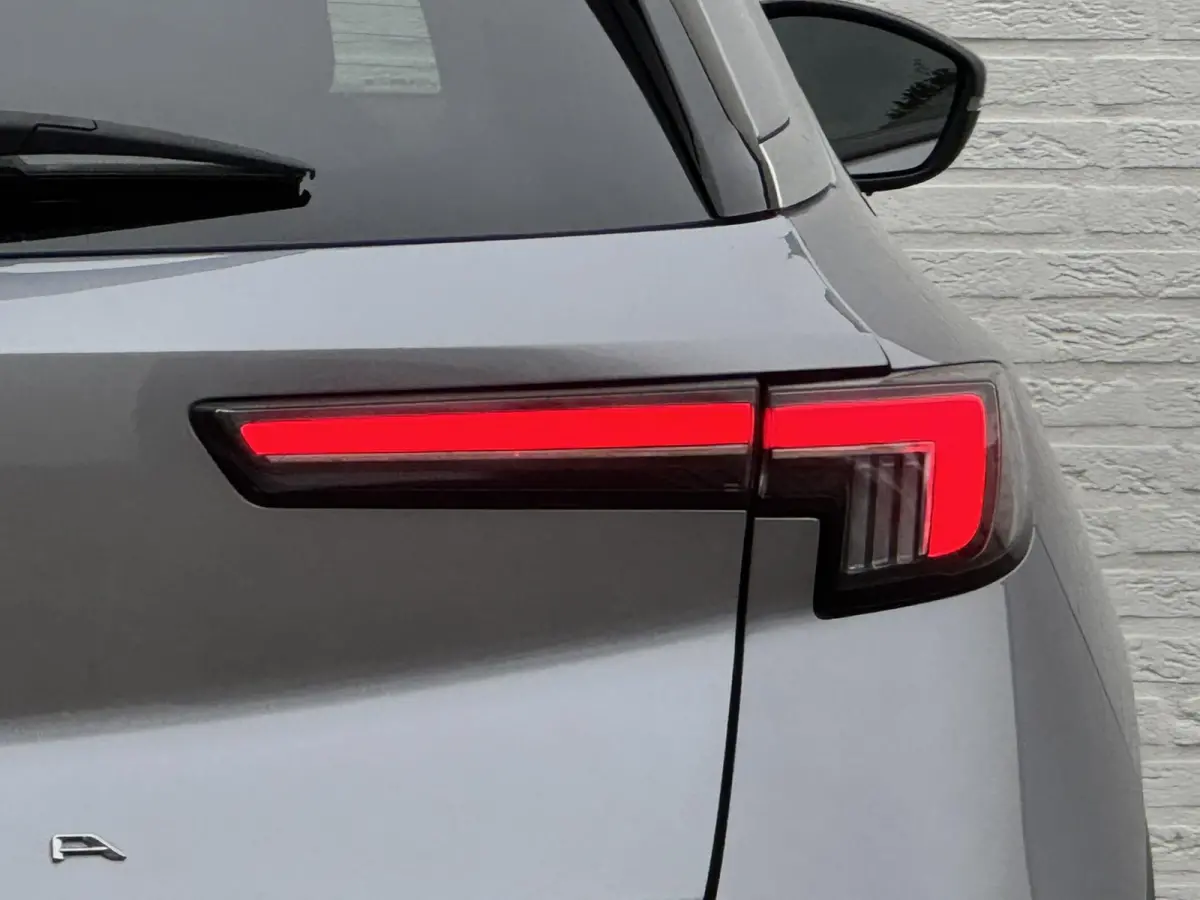 1.2 Turbo Elegance Cruise control Climate control Stoel- stuurverwarming Apple / Android Parkeersensoren plus camera
