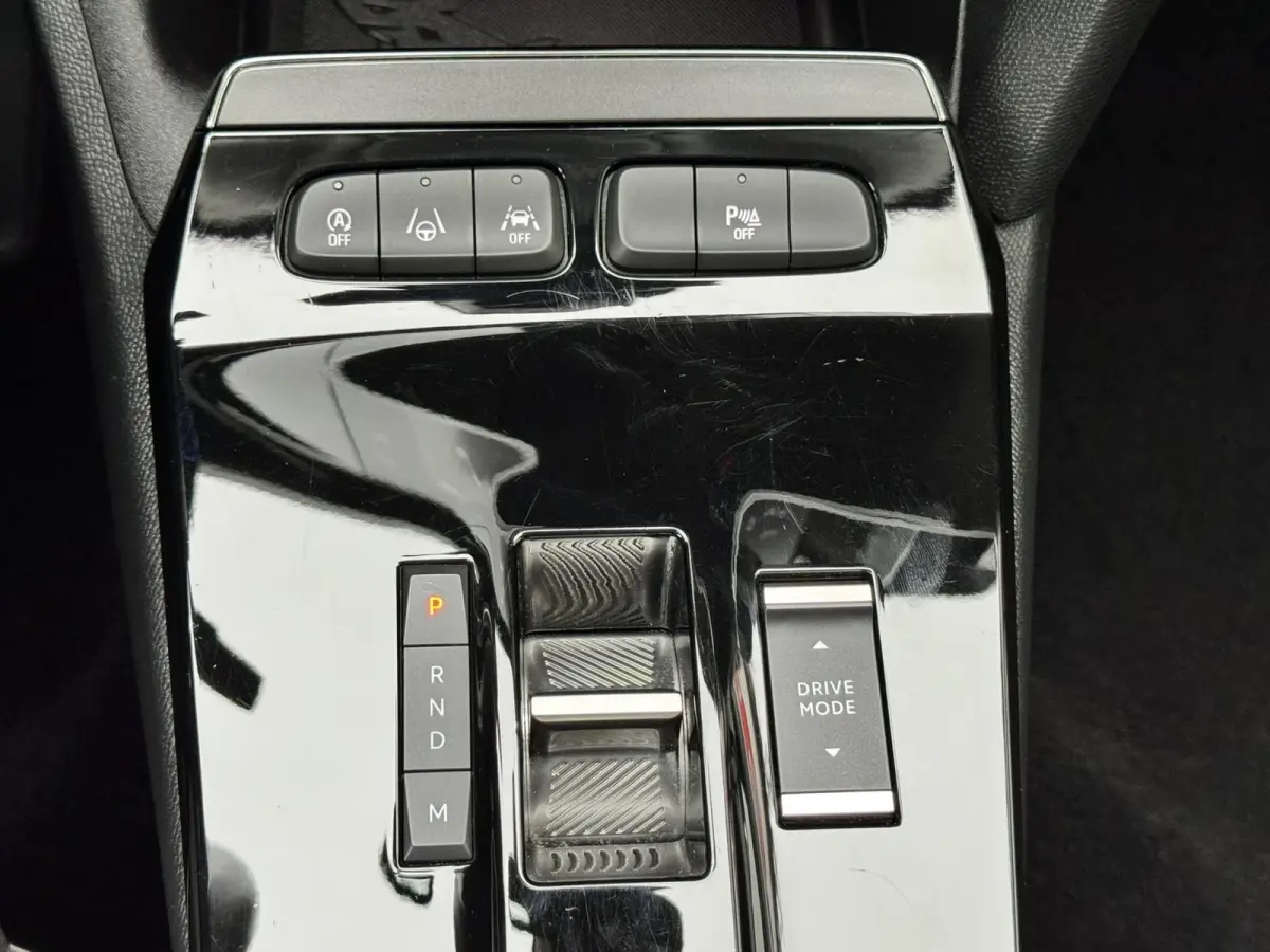 1.2 Turbo Elegance Cruise control Climate control Stoel- stuurverwarming Apple / Android Parkeersensoren plus camera