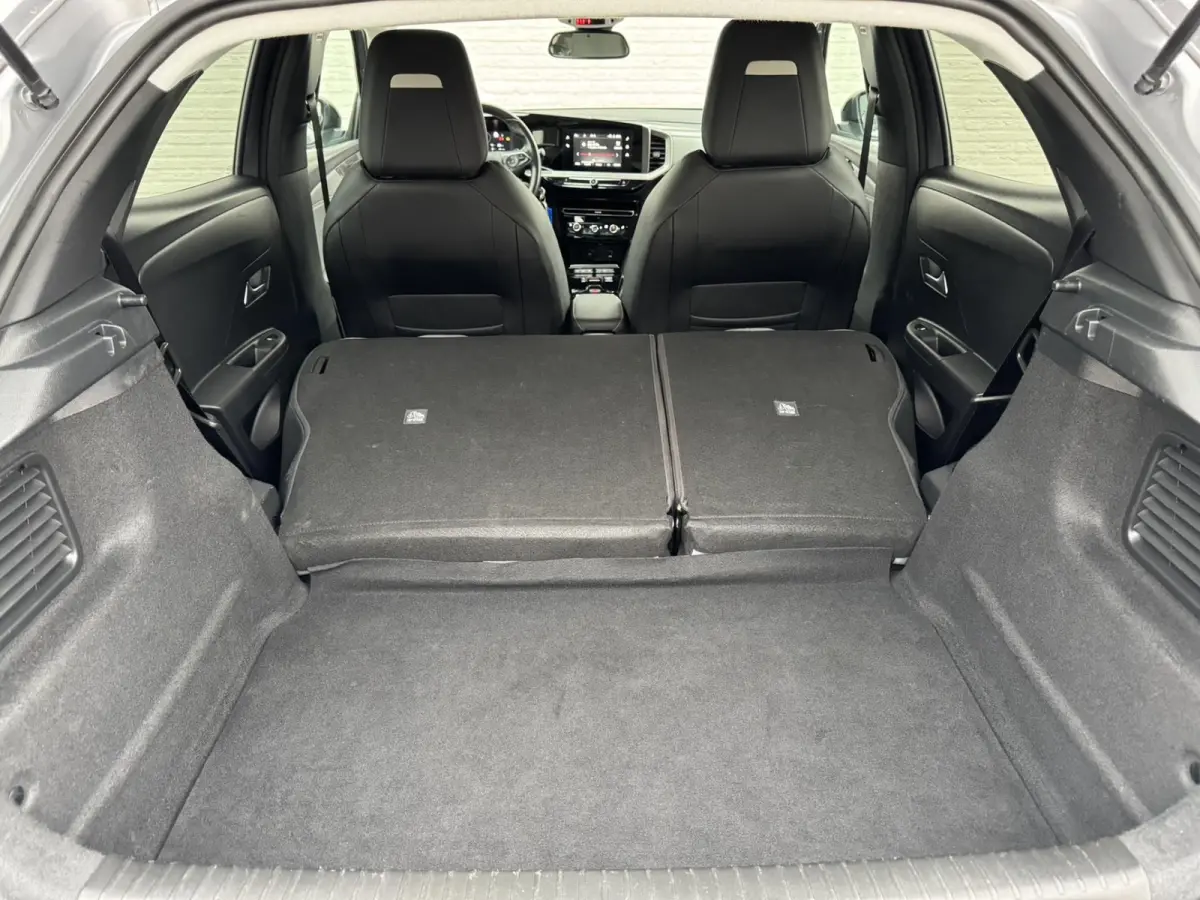 1.2 Turbo Elegance Cruise control Climate control Stoel- stuurverwarming Apple / Android Parkeersensoren plus camera