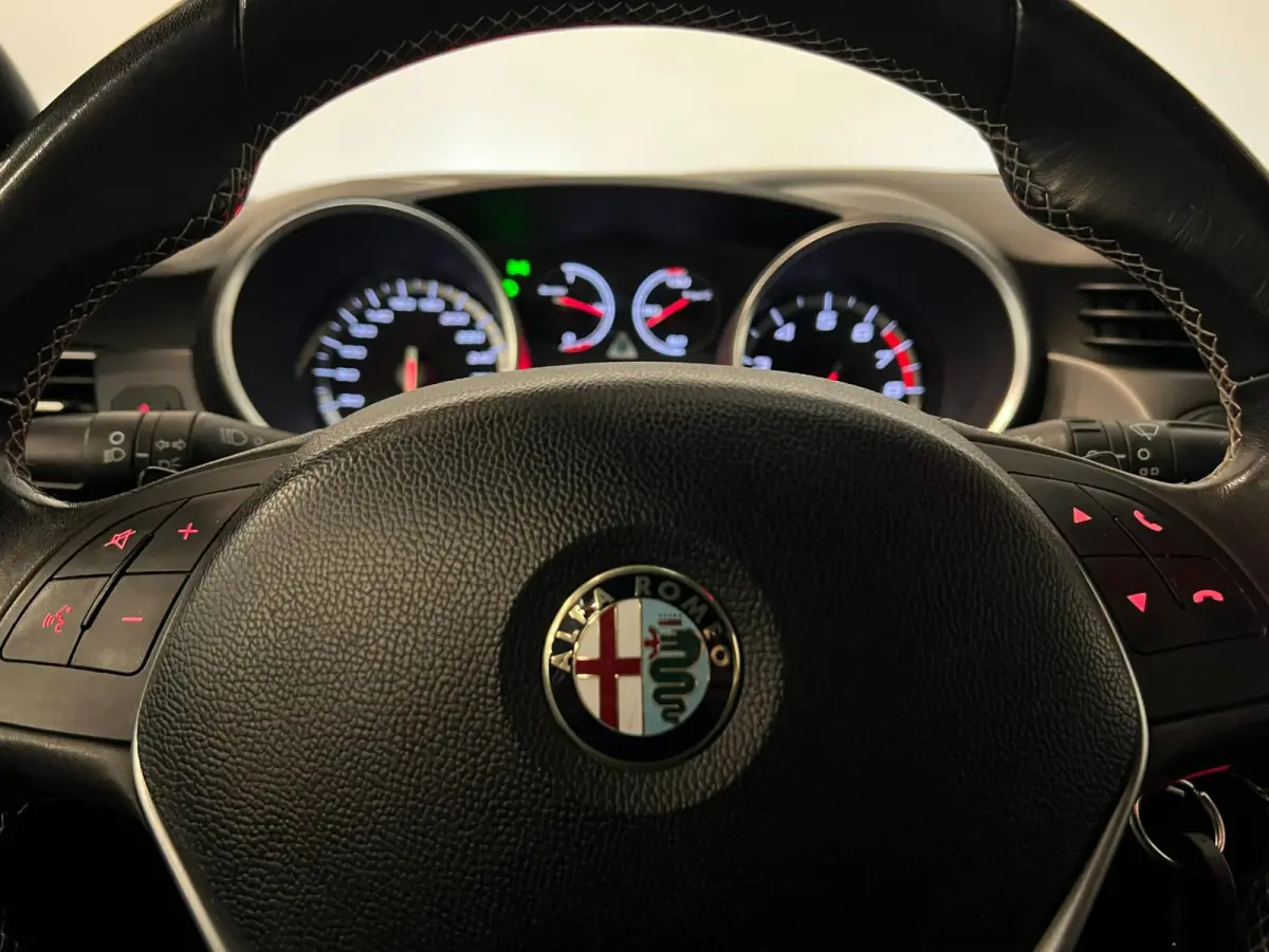 1.7 TBi Quadrifoglio Verde / Bose / Xenon