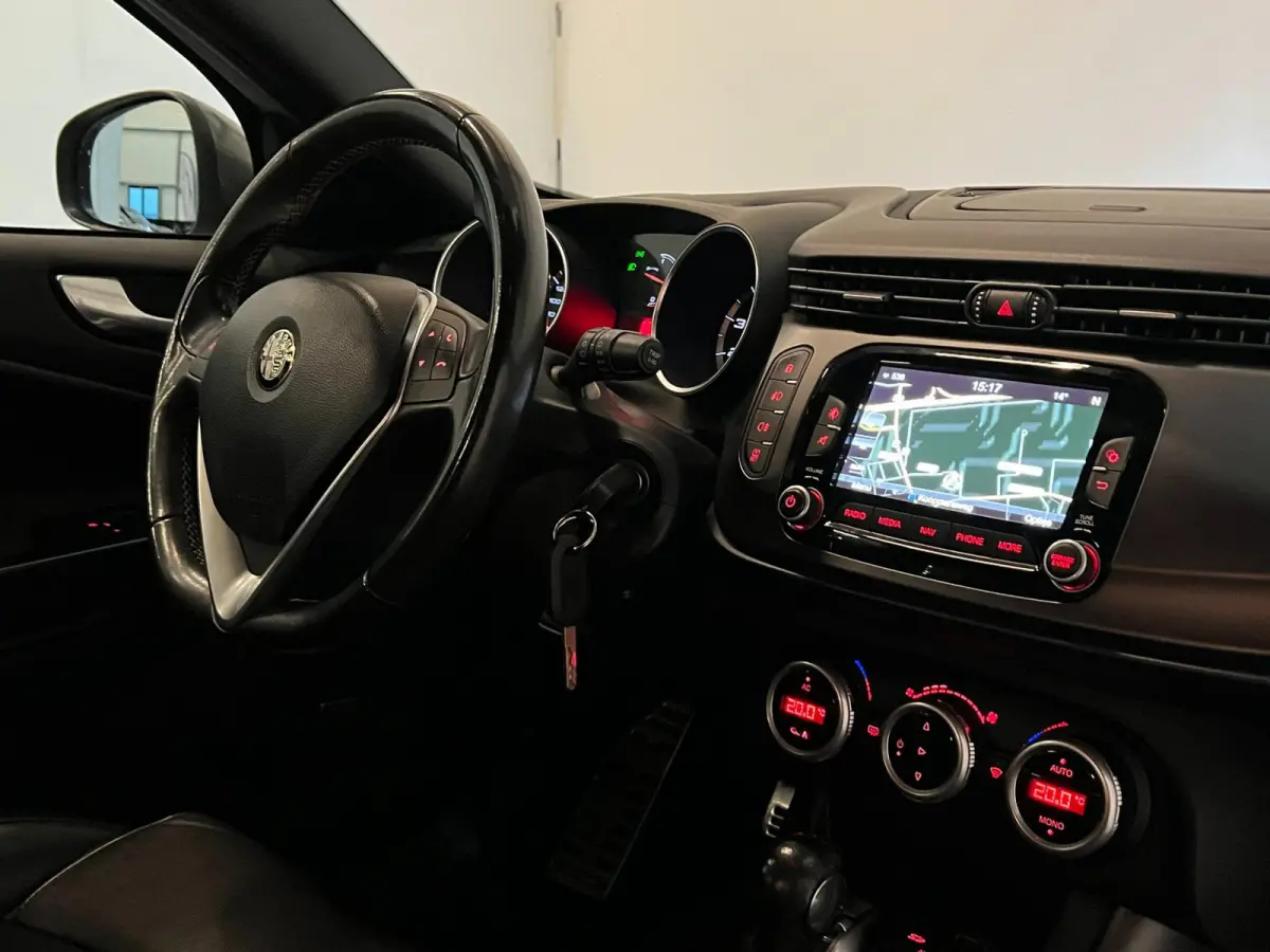 1.7 TBi Quadrifoglio Verde / Bose / Xenon