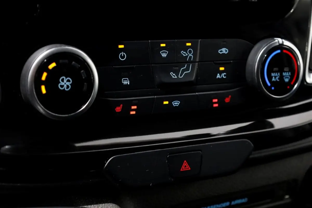 2.0 TDCI 130pk L2H1 Limited D.C. Airco/Navi/LED 09-2022