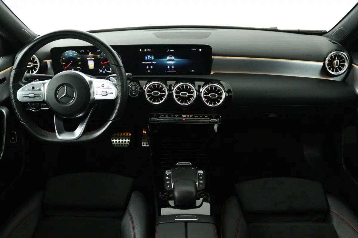 200 Business Solution AMG (PANORAMADAK, STOELVERWARMING, ACHTERUITRIJCAMERA, SFEERVERLICHTING)