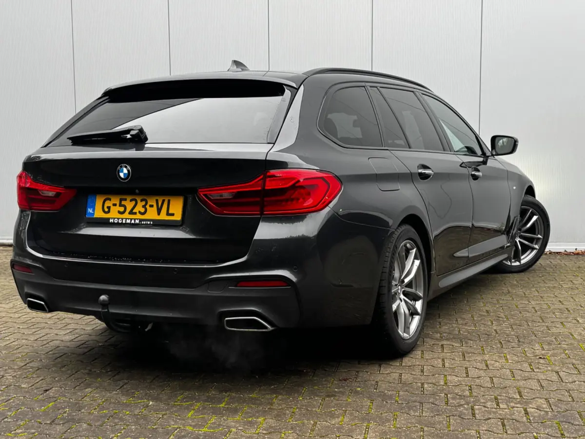 520i M-SPORT HIGH EXECUTIVE PANORAMADAK DEALER STOELVERWARMING LEDER M PAKKET VIRTUAL AMBIANCE TREKHAAK