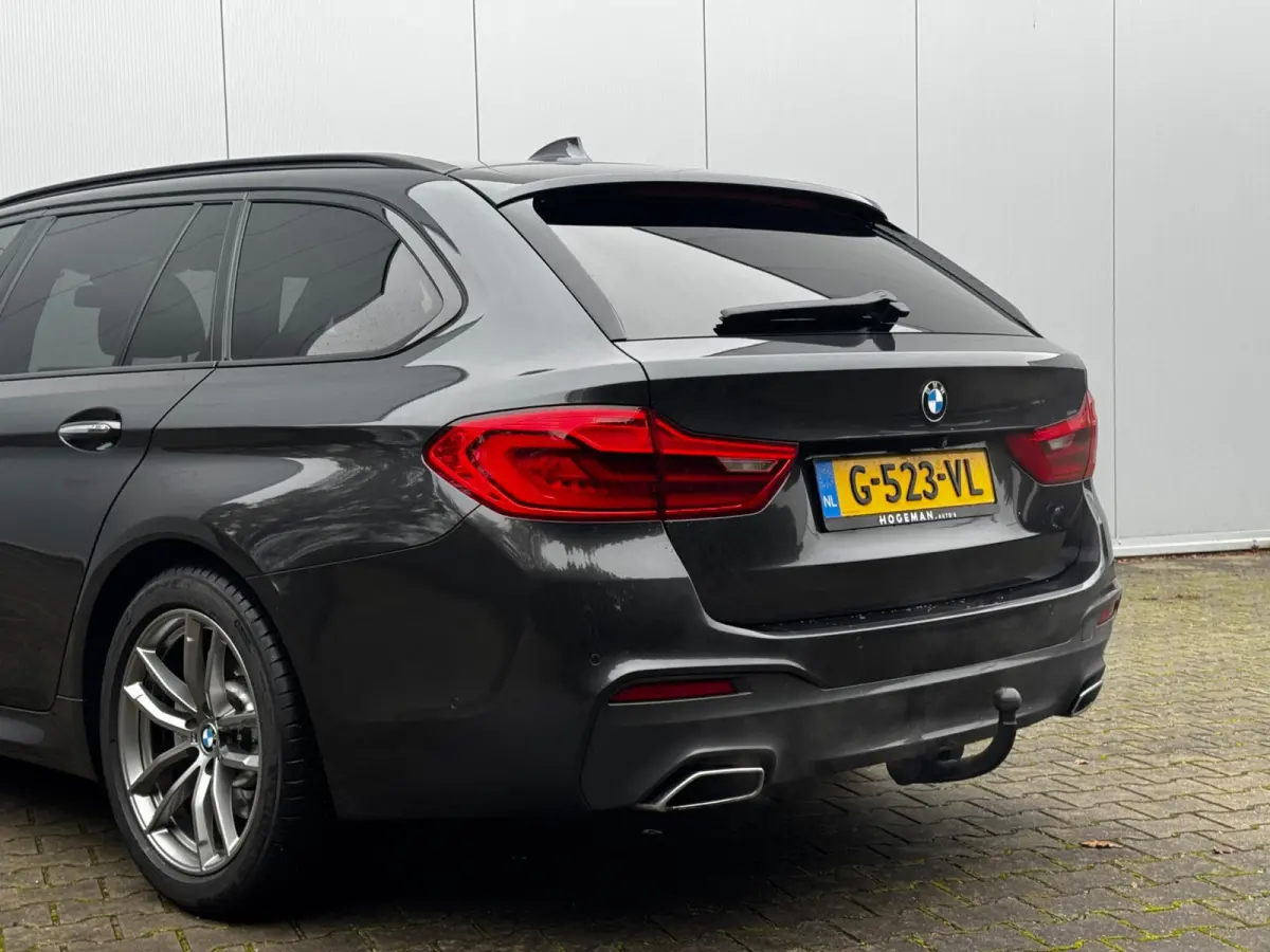 520i M-SPORT HIGH EXECUTIVE PANORAMADAK DEALER STOELVERWARMING LEDER M PAKKET VIRTUAL AMBIANCE TREKHAAK