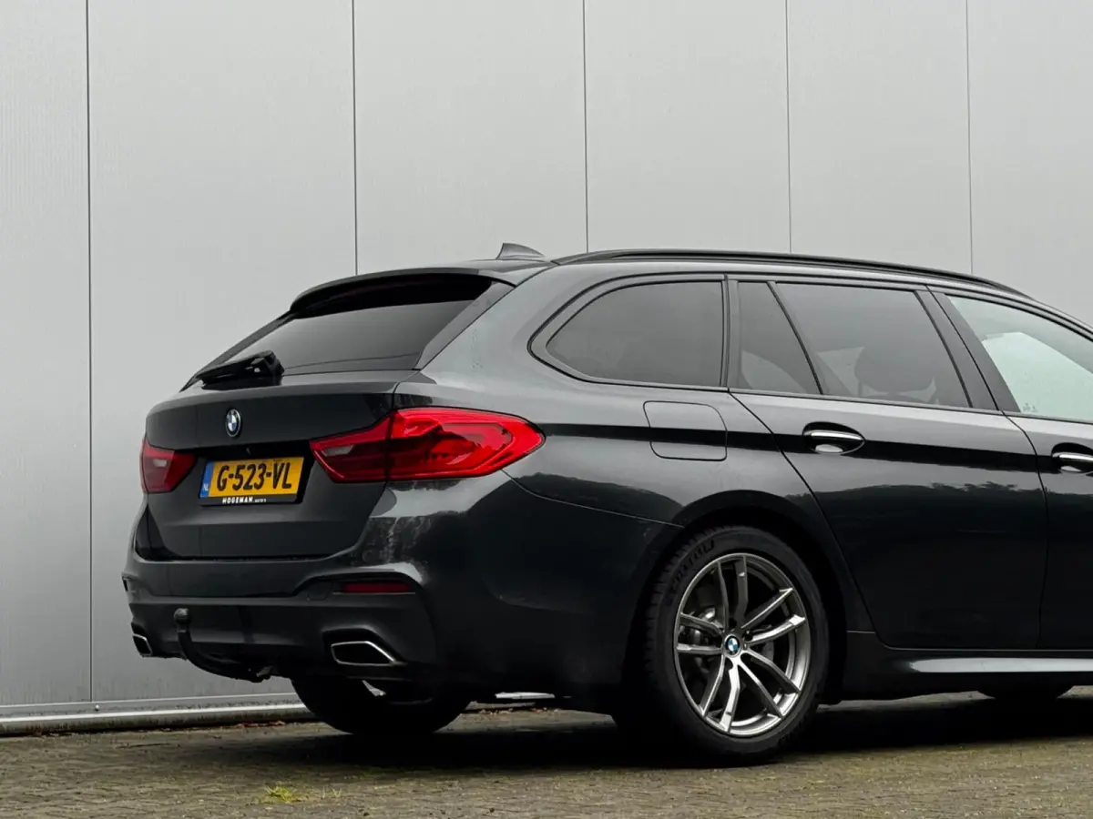 520i M-SPORT HIGH EXECUTIVE PANORAMADAK DEALER STOELVERWARMING LEDER M PAKKET VIRTUAL AMBIANCE TREKHAAK
