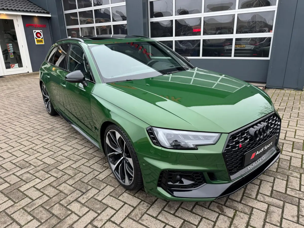 2.9 TFSI RS 4 quattro Exclusive / Pano / 360Cam / Head-Up / Uniek mooie uitvoering !!!.