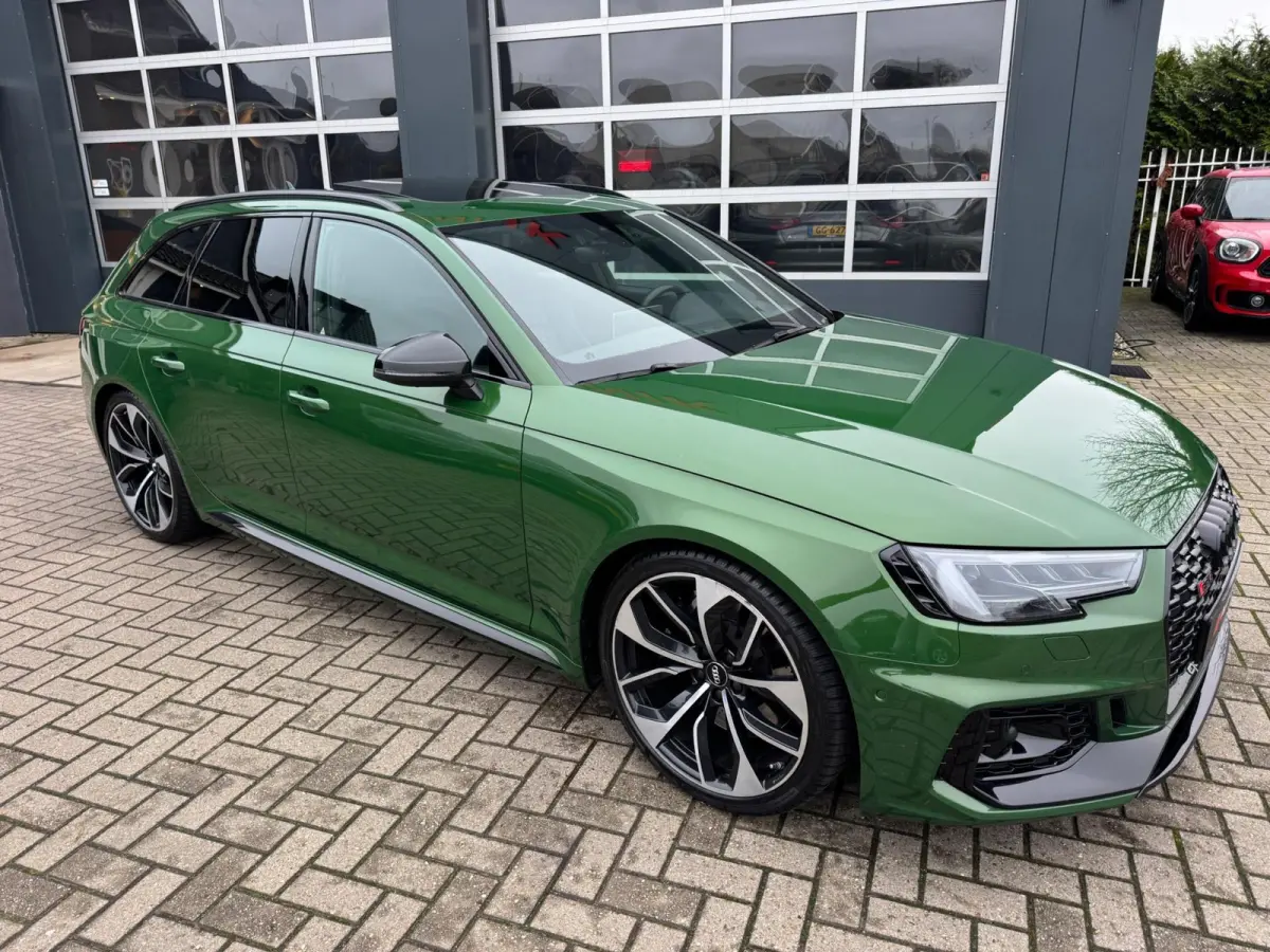 2.9 TFSI RS 4 quattro Exclusive / Pano / 360Cam / Head-Up / Uniek mooie uitvoering !!!.