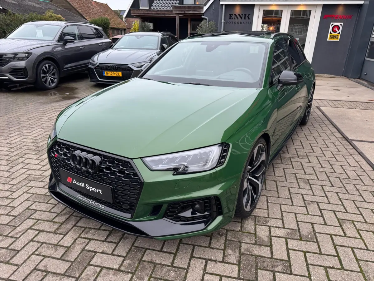 2.9 TFSI RS 4 quattro Exclusive / Pano / 360Cam / Head-Up / Uniek mooie uitvoering !!!.