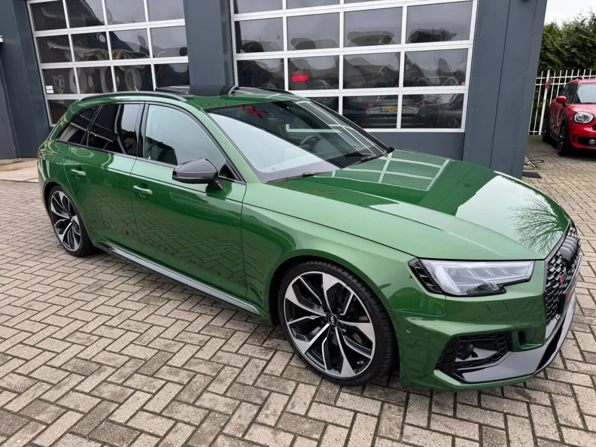 2.9 TFSI RS 4 quattro Exclusive / Pano / 360Cam / Head-Up / Uniek mooie uitvoering !!!.