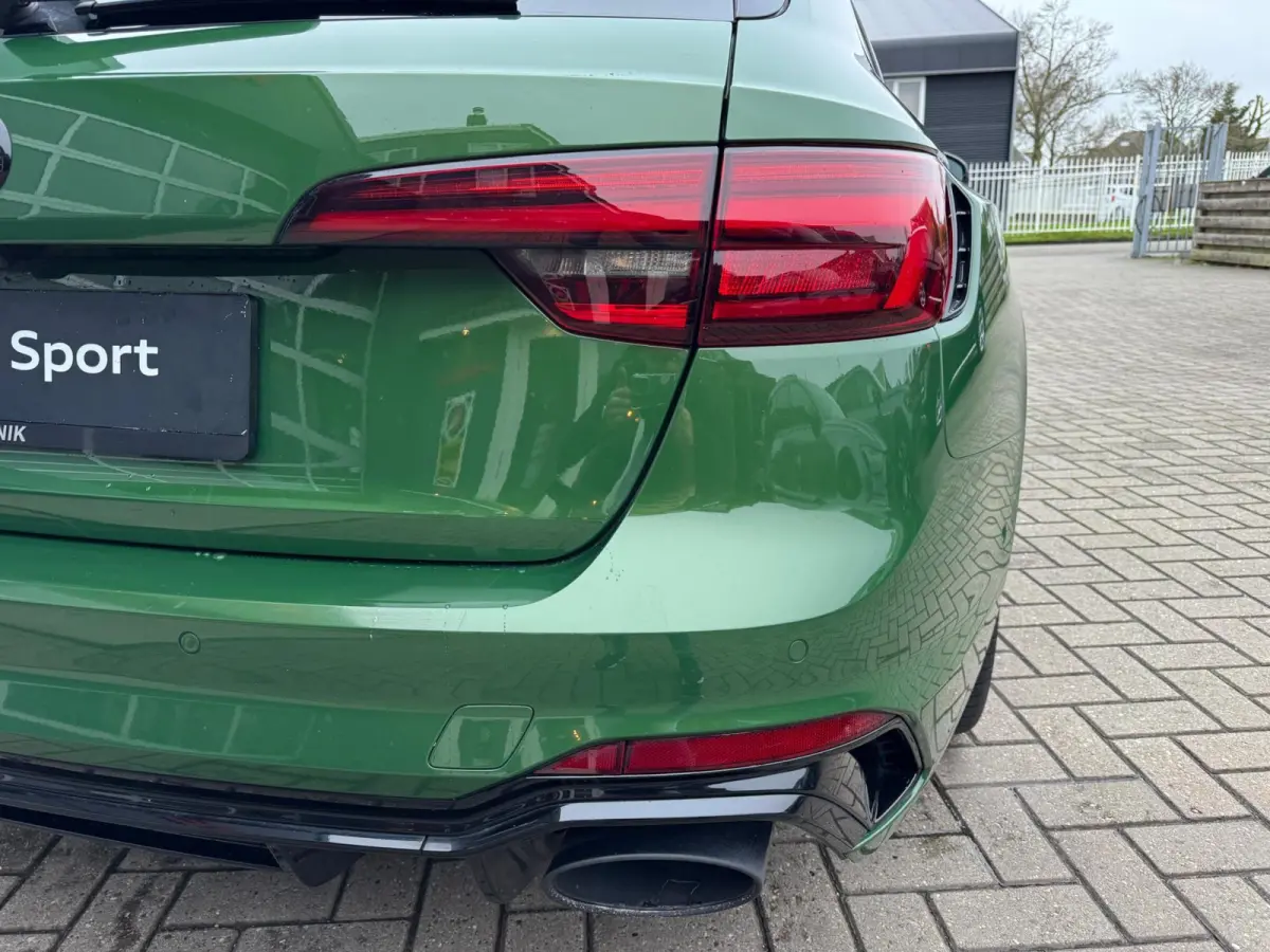 2.9 TFSI RS 4 quattro Exclusive / Pano / 360Cam / Head-Up / Uniek mooie uitvoering !!!.