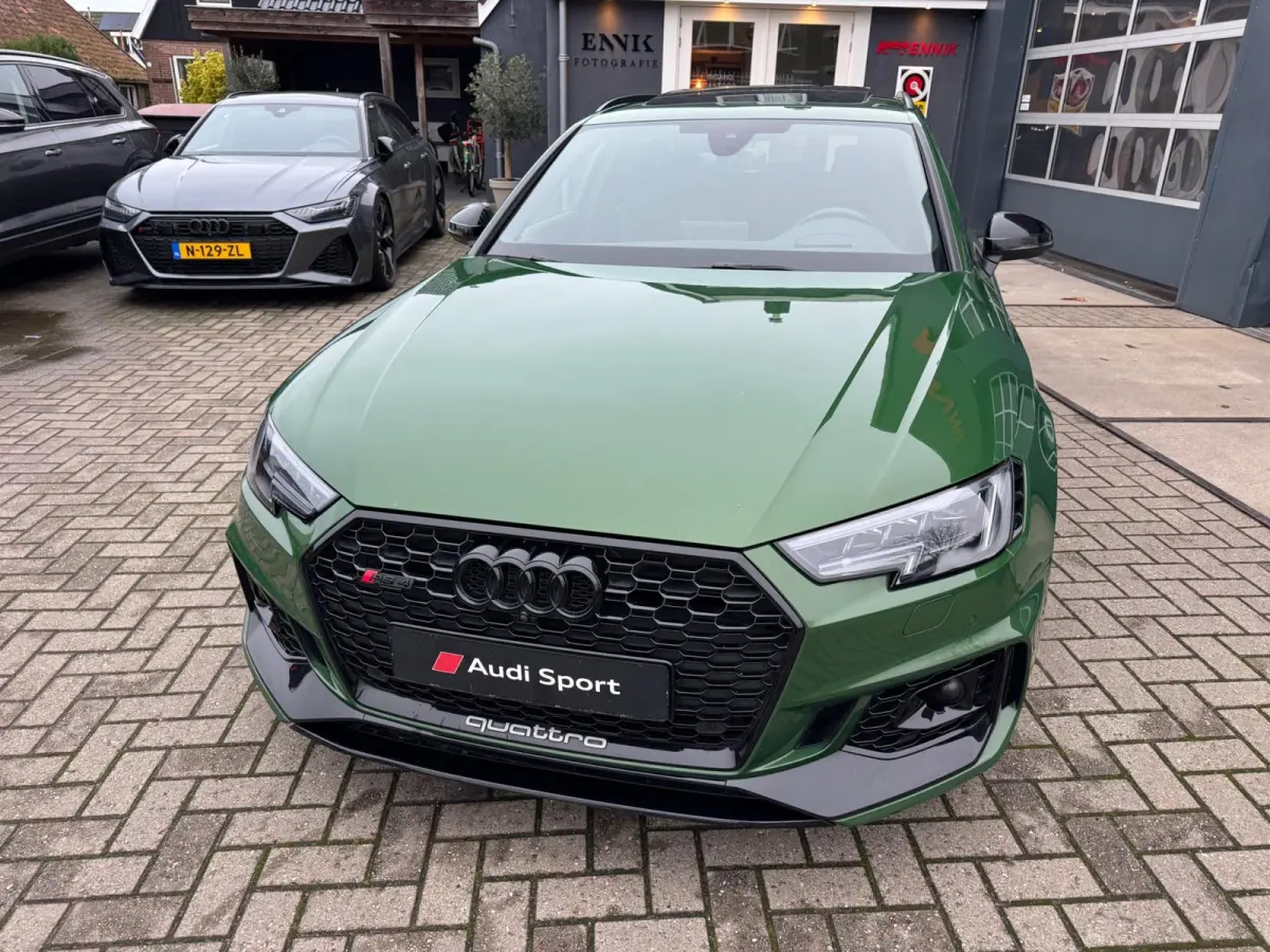 2.9 TFSI RS 4 quattro Exclusive / Pano / 360Cam / Head-Up / Uniek mooie uitvoering !!!.
