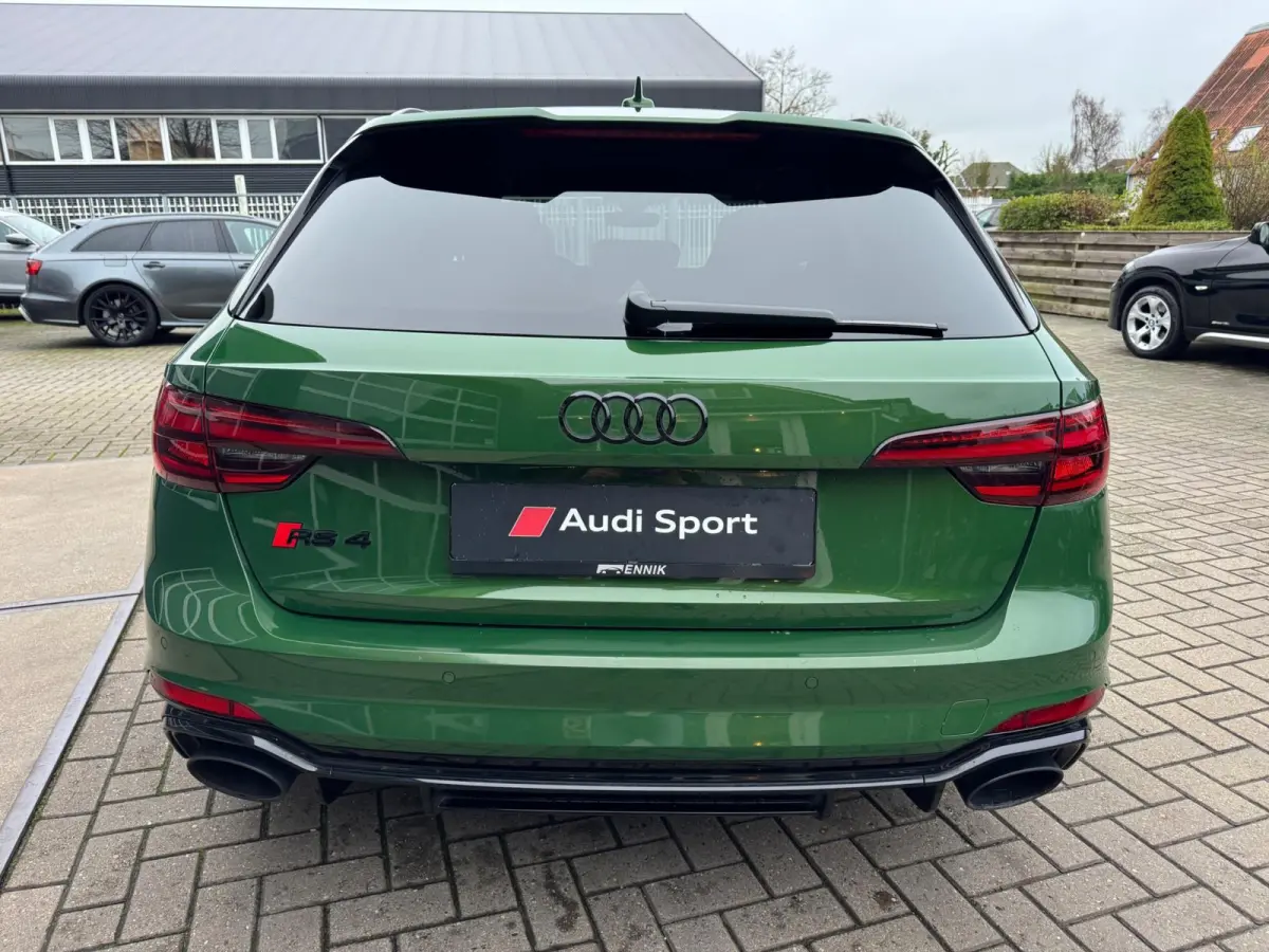 2.9 TFSI RS 4 quattro Exclusive / Pano / 360Cam / Head-Up / Uniek mooie uitvoering !!!.