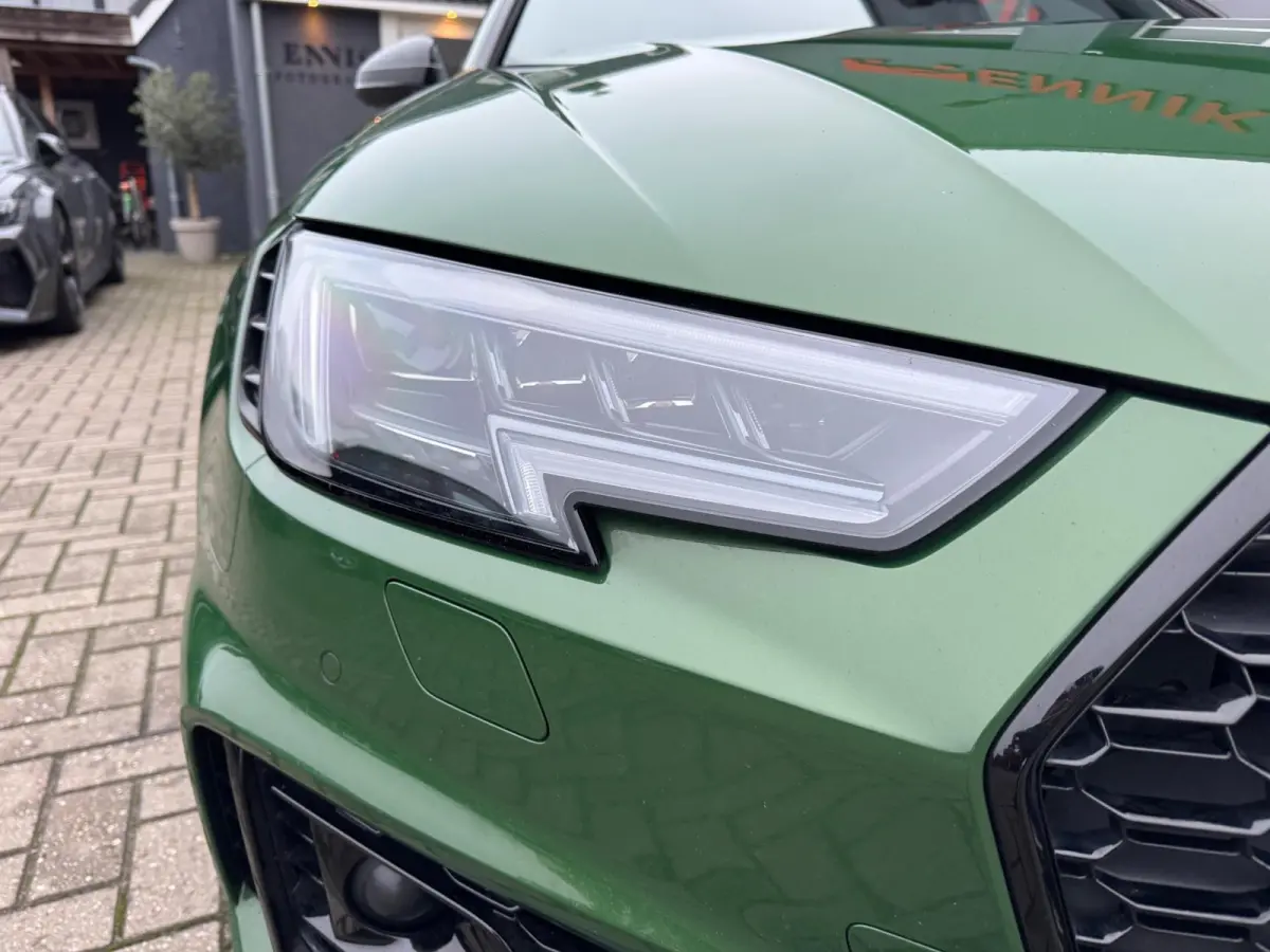 2.9 TFSI RS 4 quattro Exclusive / Pano / 360Cam / Head-Up / Uniek mooie uitvoering !!!.