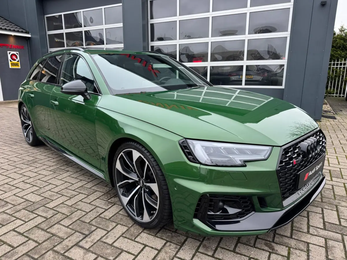 2.9 TFSI RS 4 quattro Exclusive / Pano / 360Cam / Head-Up / Uniek mooie uitvoering !!!.