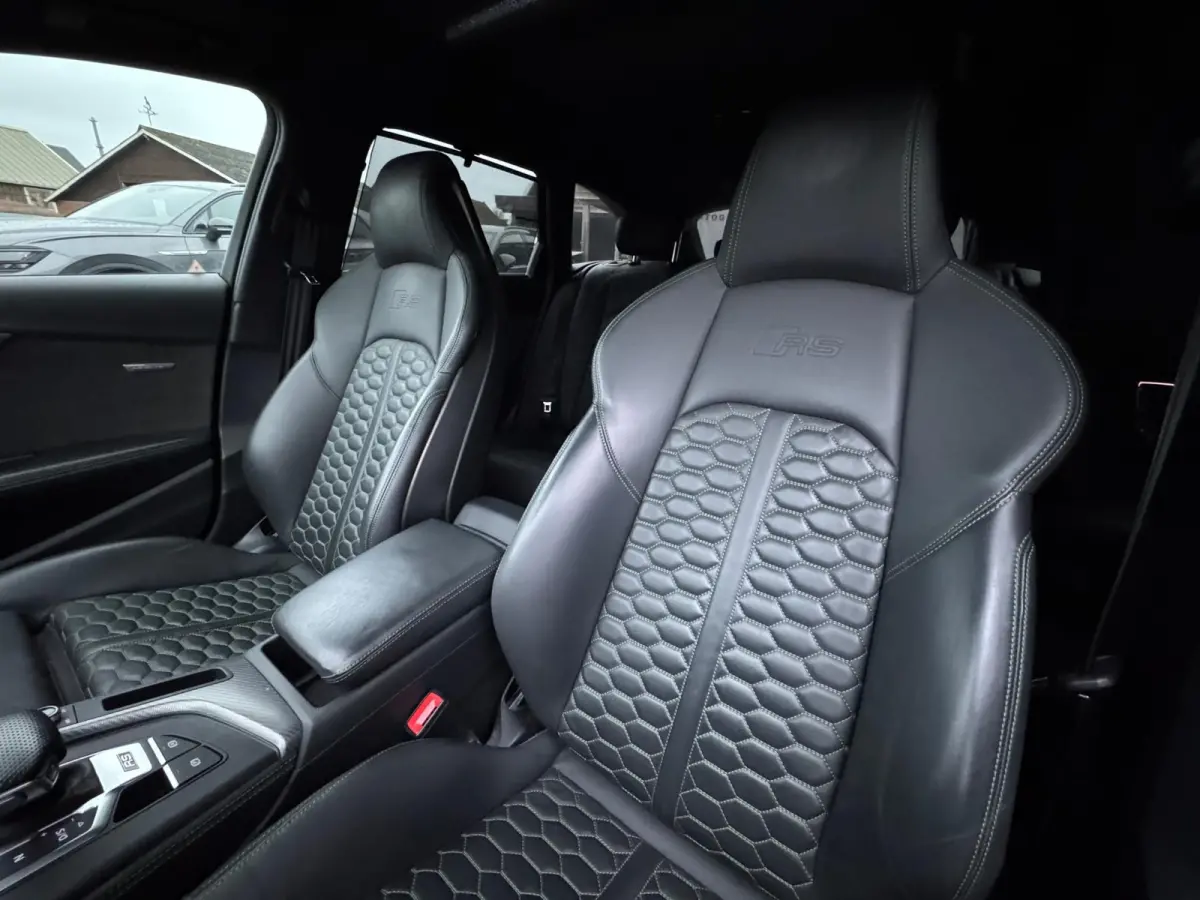 2.9 TFSI RS 4 quattro Exclusive / Pano / 360Cam / Head-Up / Uniek mooie uitvoering !!!.