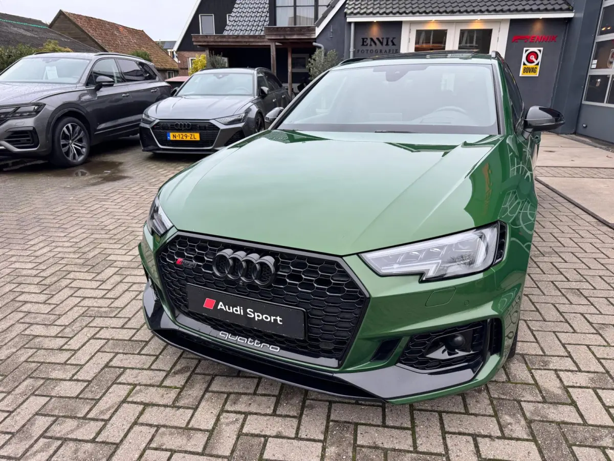 2.9 TFSI RS 4 quattro Exclusive / Pano / 360Cam / Head-Up / Uniek mooie uitvoering !!!.
